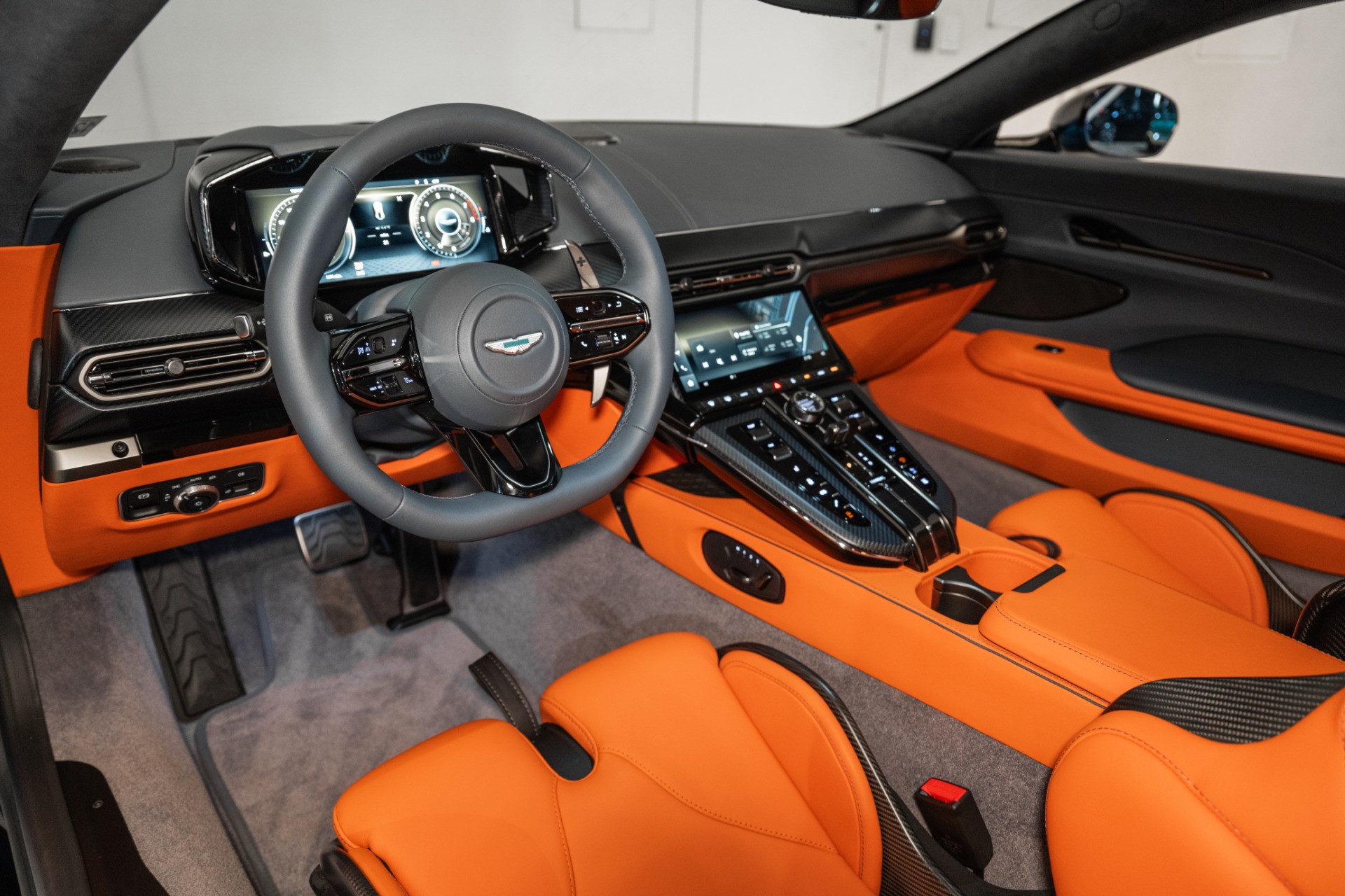 2025 Aston Martin Vantage AM6 photo 3