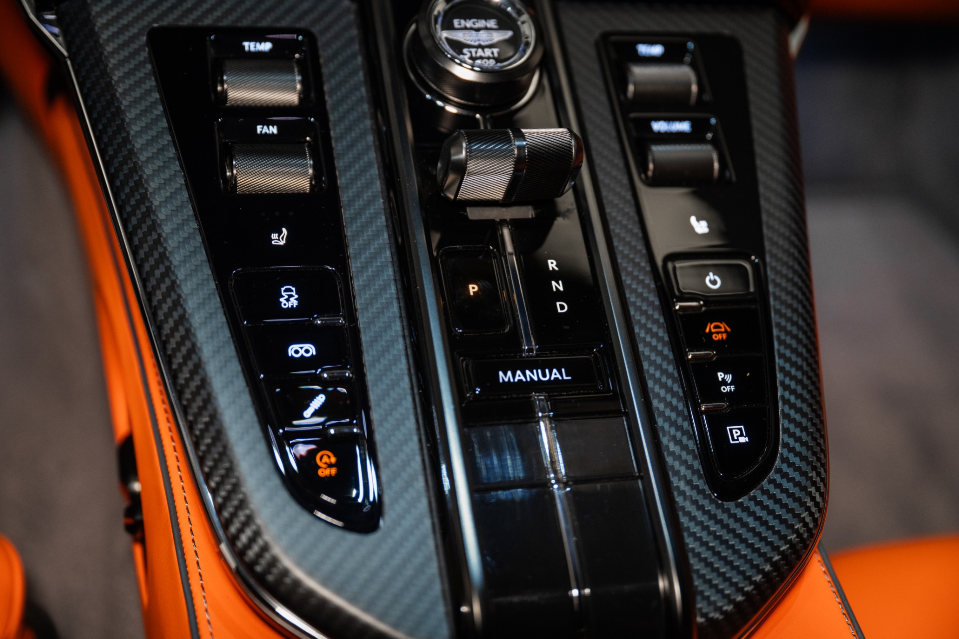 2025 Aston Martin Vantage Base - Photo 32