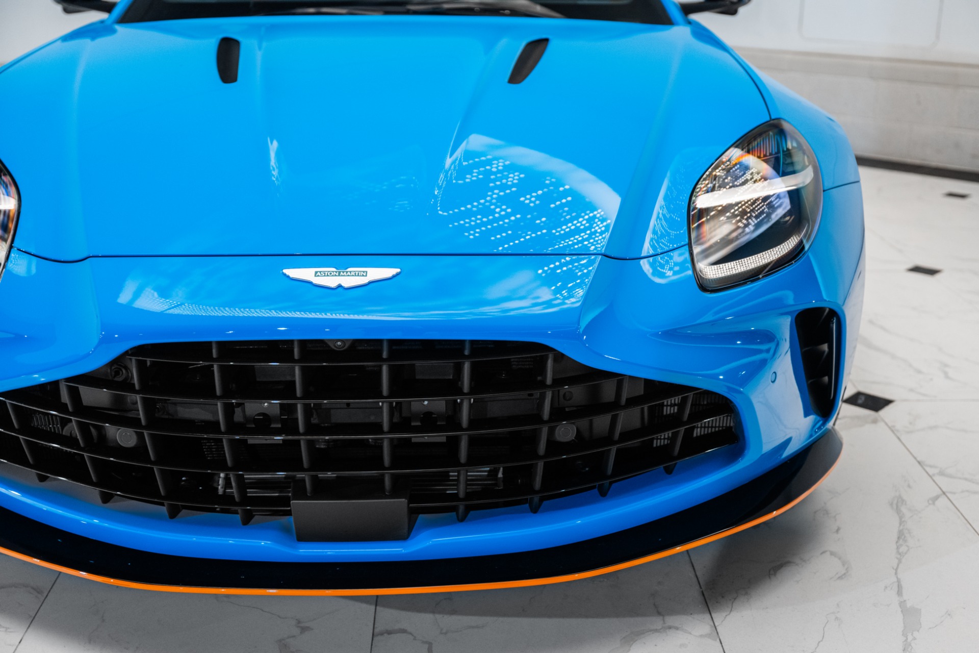 2025 Aston Martin Vantage Base - Photo 37