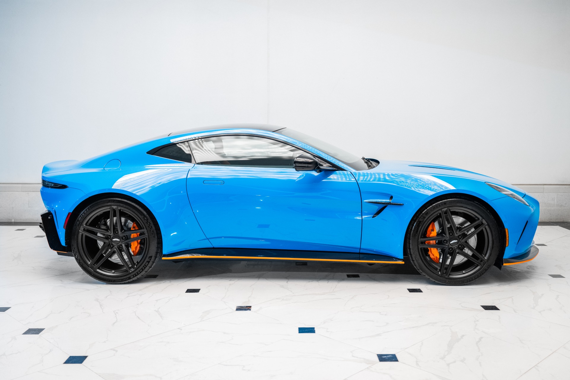2025 Aston Martin Vantage Base - Photo 39