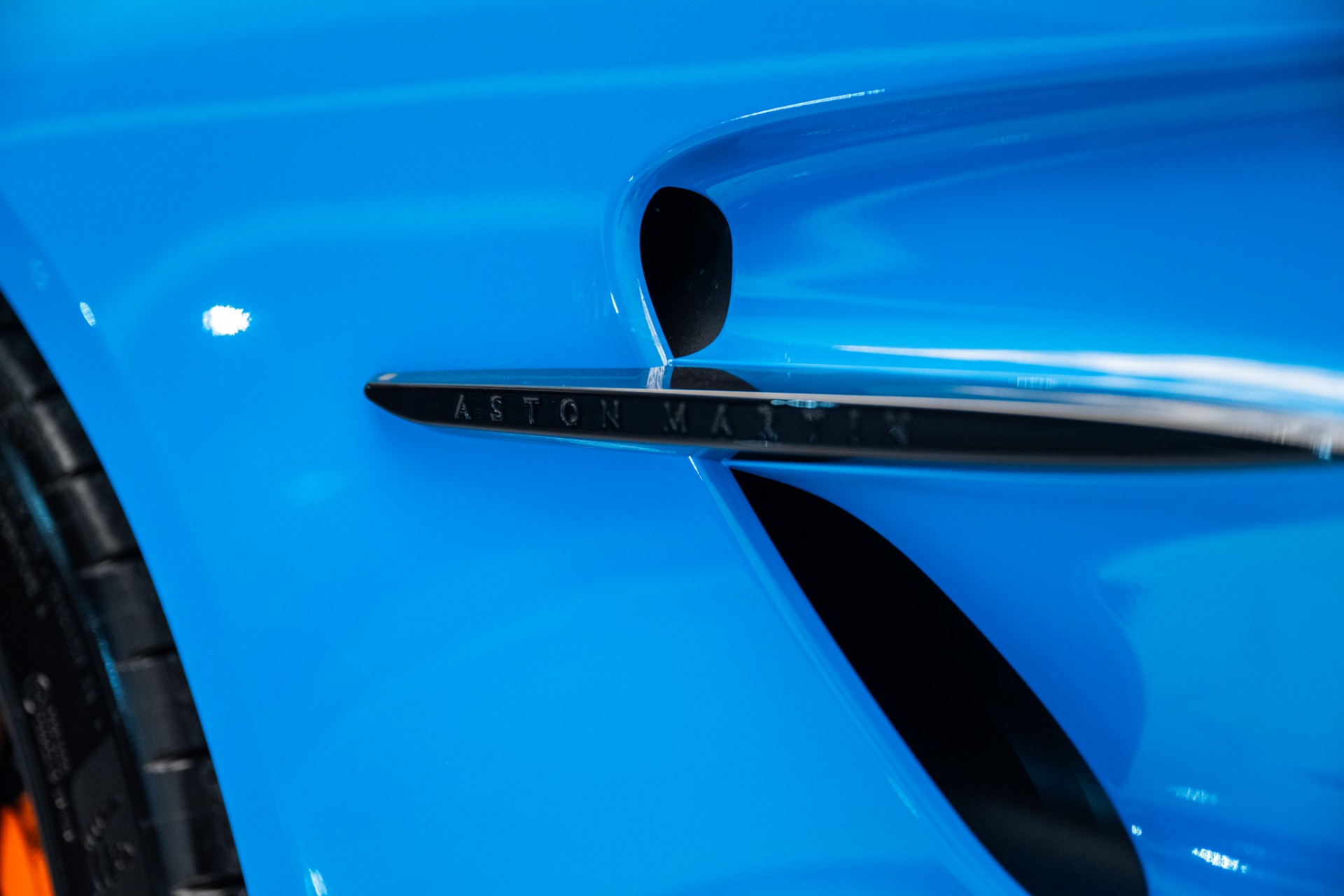 2025 Aston Martin Vantage Base - Photo 42
