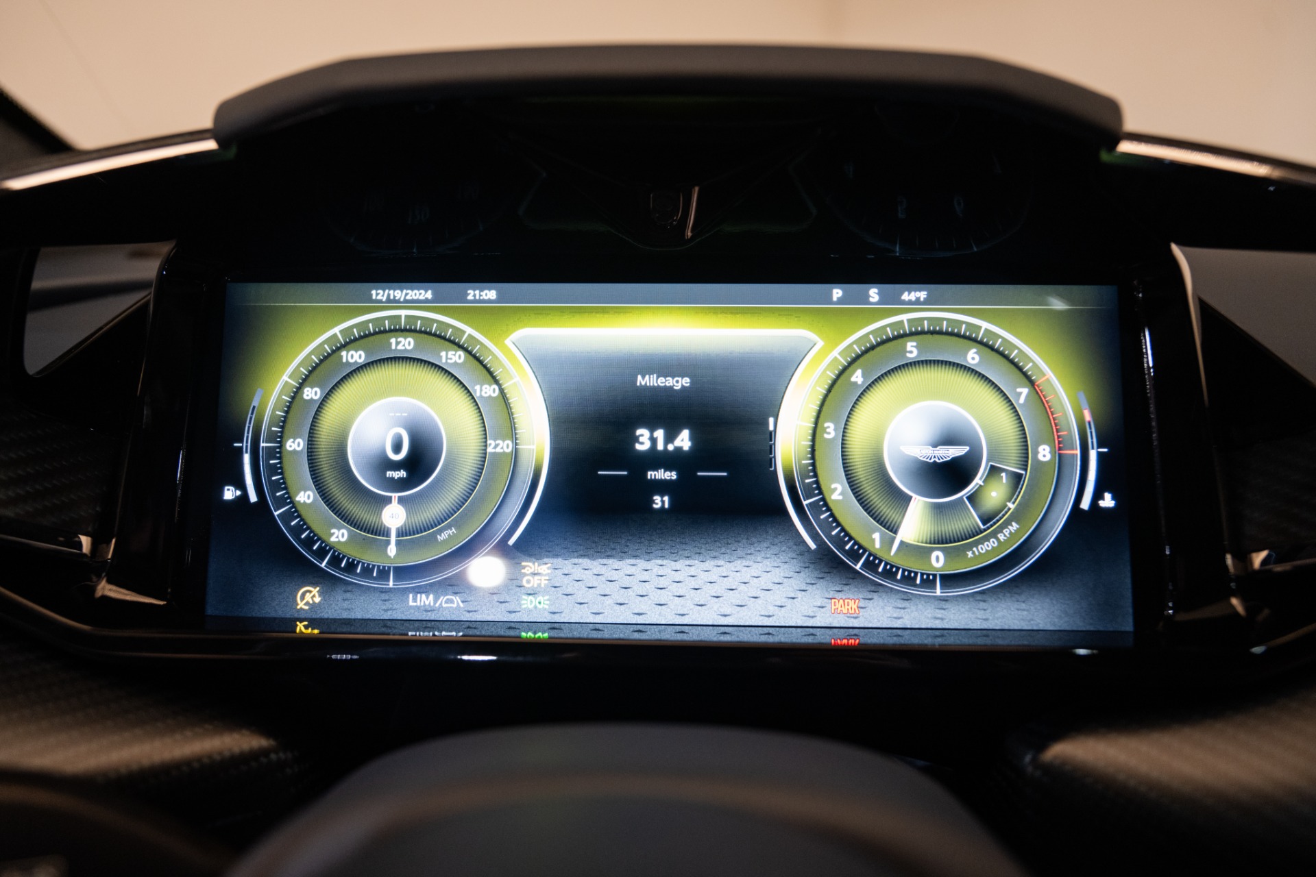 2025 Aston Martin Vantage Base - Photo 6