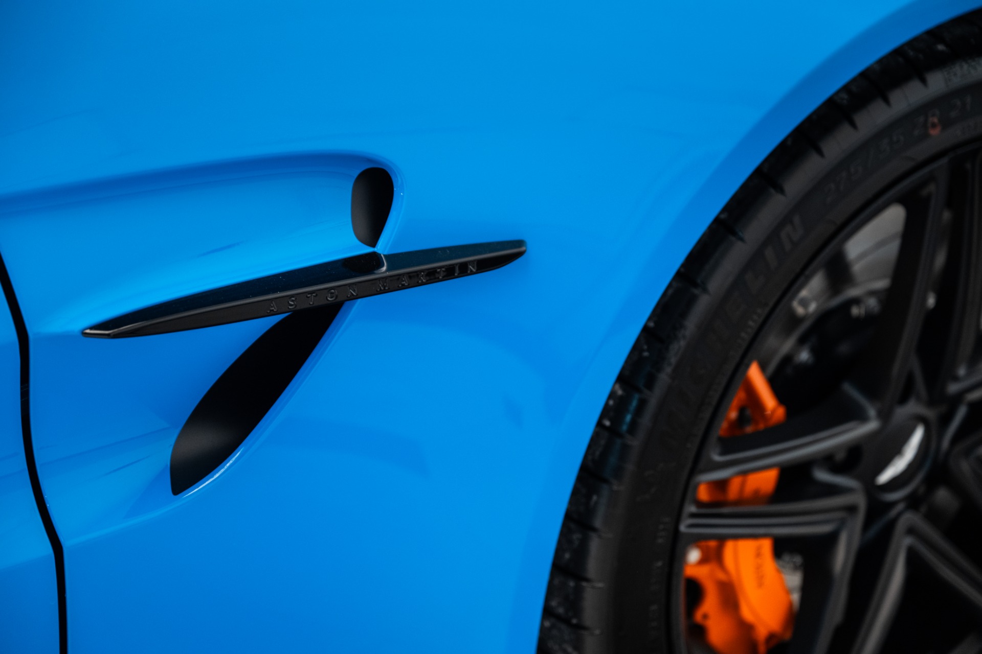 2025 Aston Martin Vantage Base - Photo 9