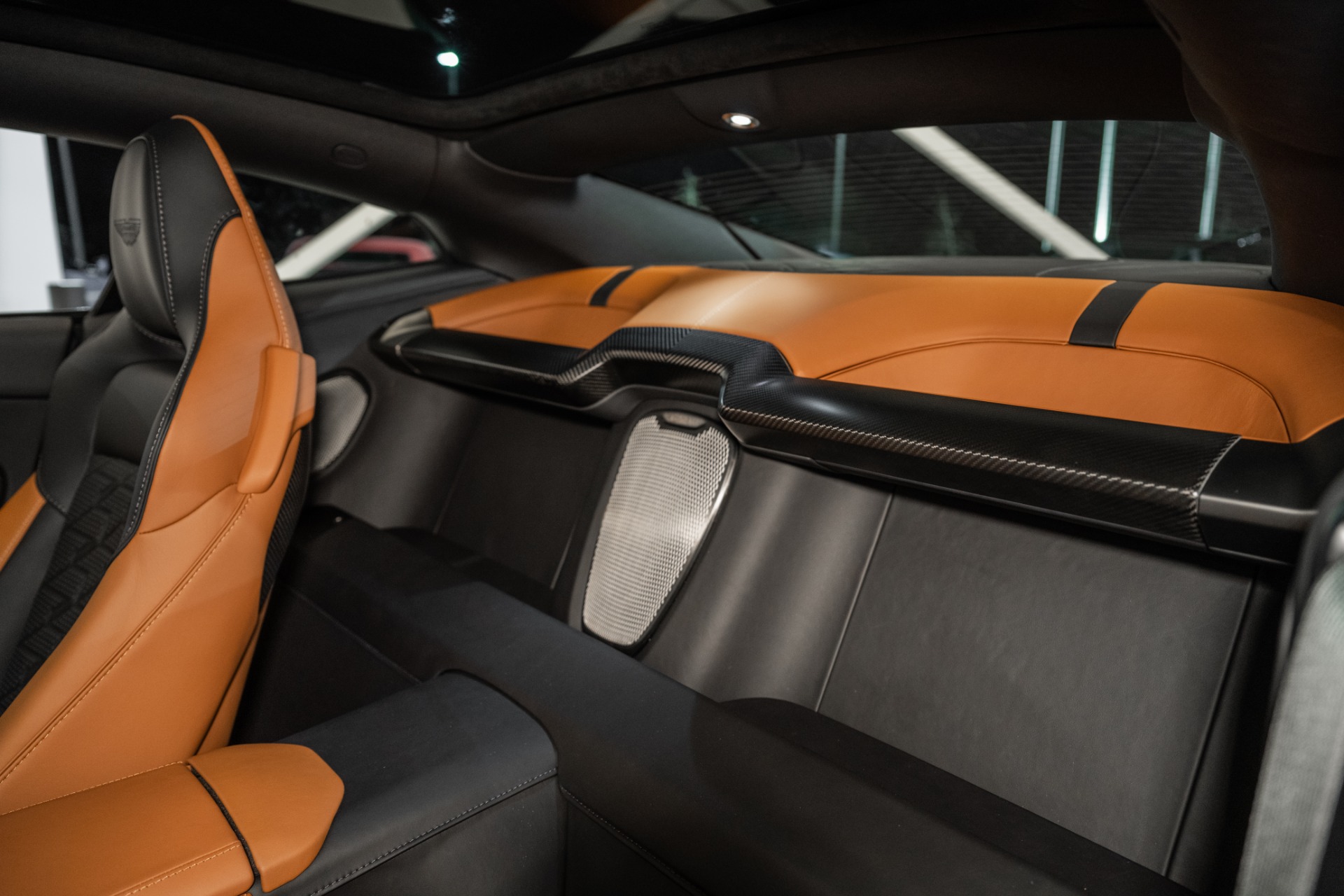 2025 Aston Martin Vanquish AM7 photo 12
