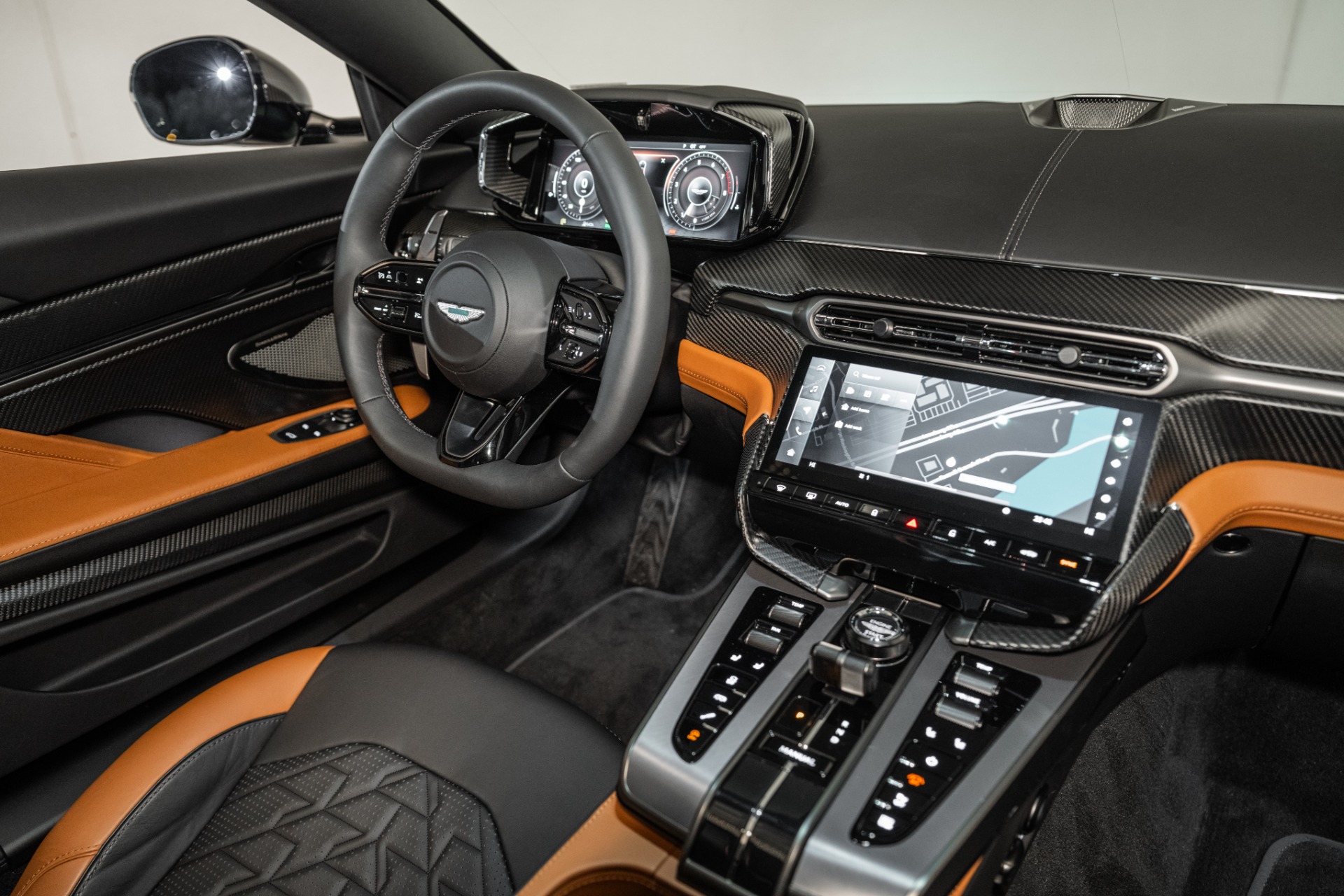 2025 Aston Martin Vanquish AM7 photo 16