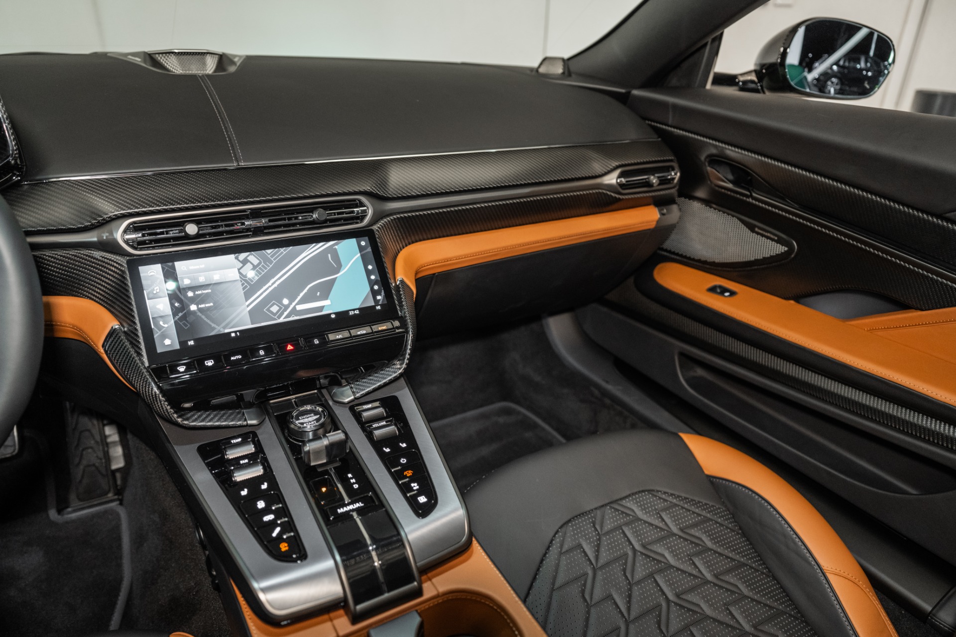 2025 Aston Martin Vanquish AM7 photo 17