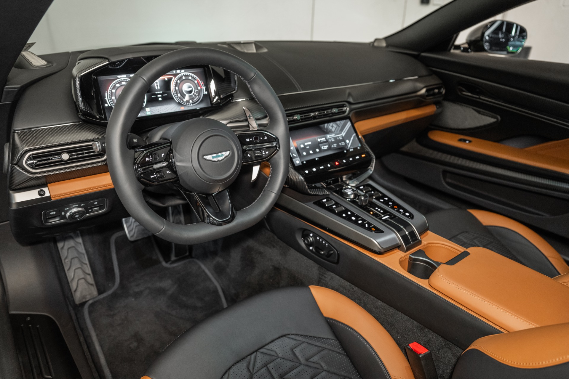 2025 Aston Martin Vanquish AM7 photo 3
