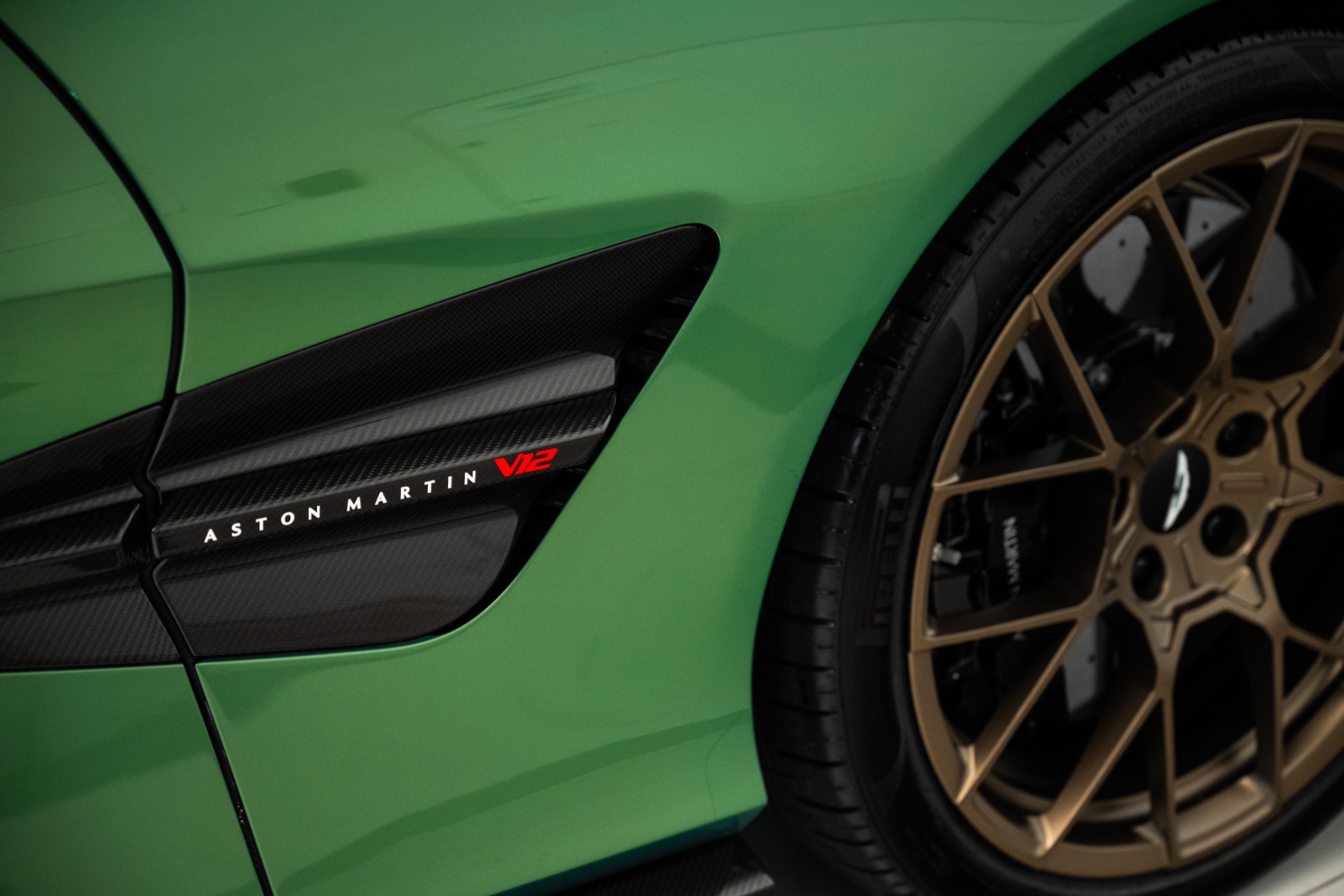 2025 Aston Martin Vanquish AM7 photo 7