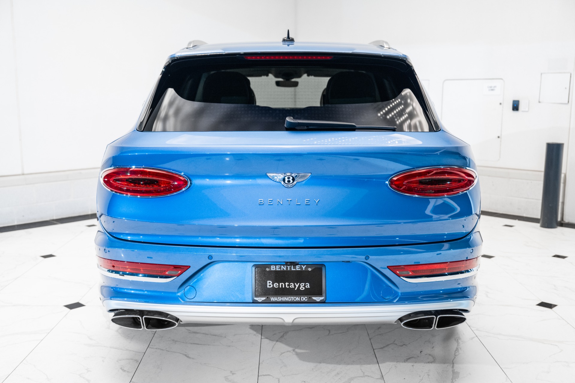 2025 Bentley Bentayga EWB Mulliner V8 photo 10