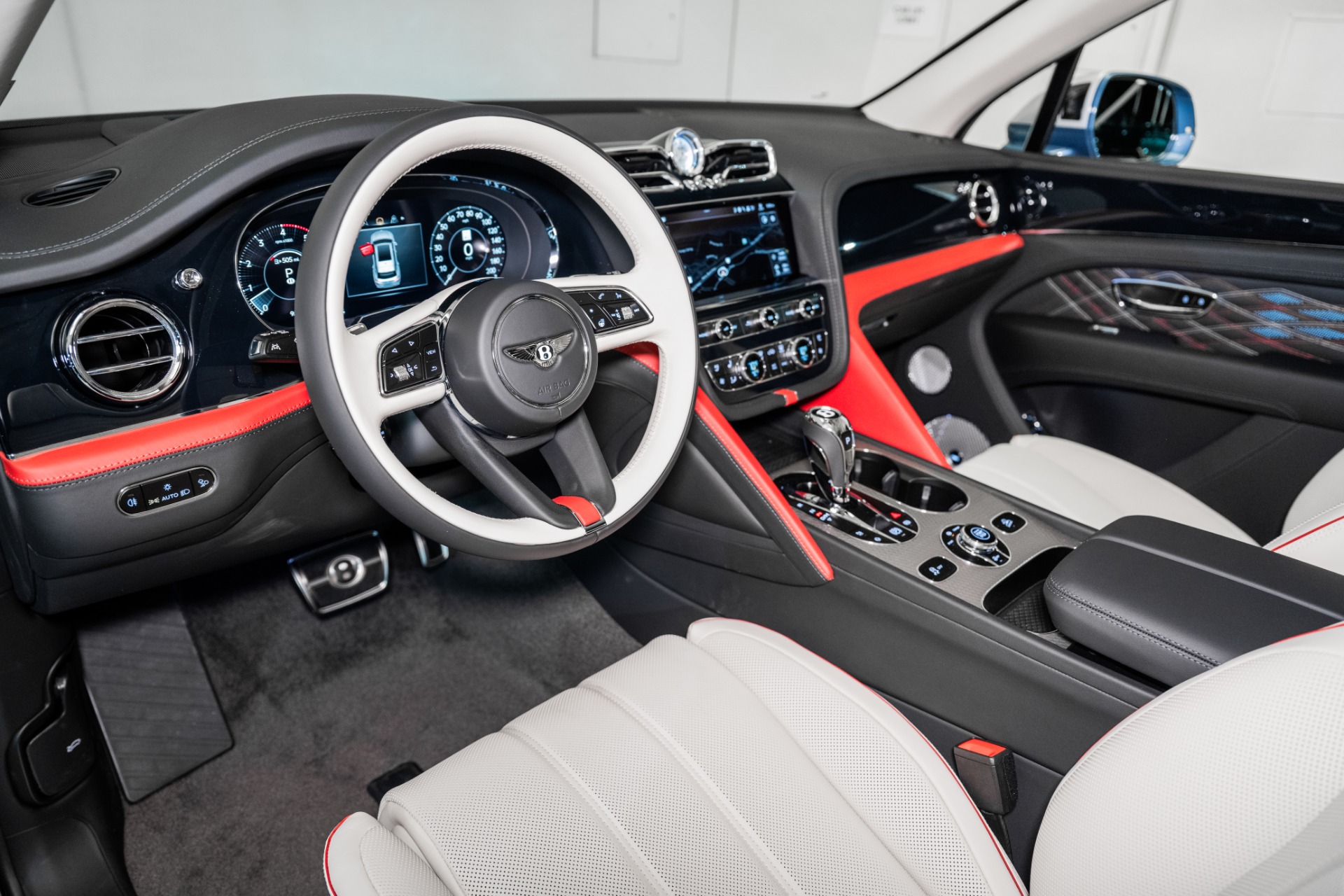 2025 Bentley Bentayga EWB Mulliner V8 photo 17