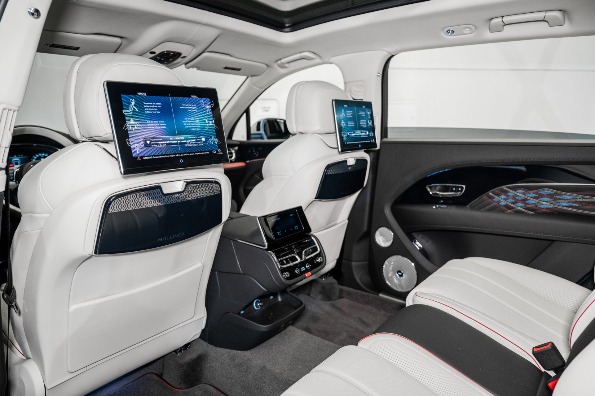 2025 Bentley Bentayga EWB Mulliner V8 photo 20