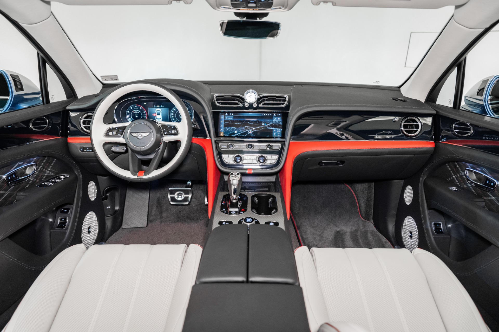 2025 Bentley Bentayga EWB Mulliner V8 photo 32