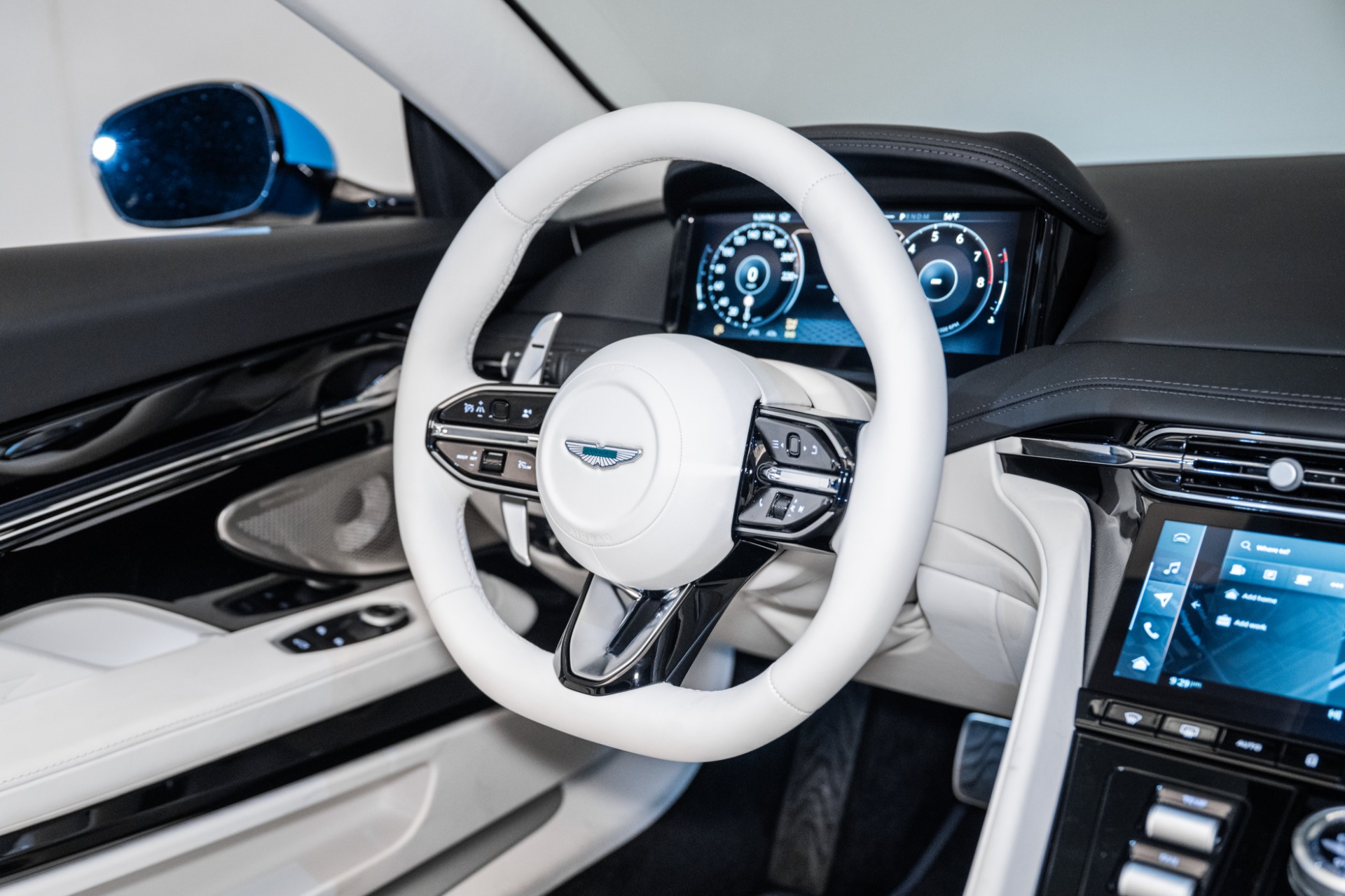 2025 Aston Martin DB12 AM5 photo 16