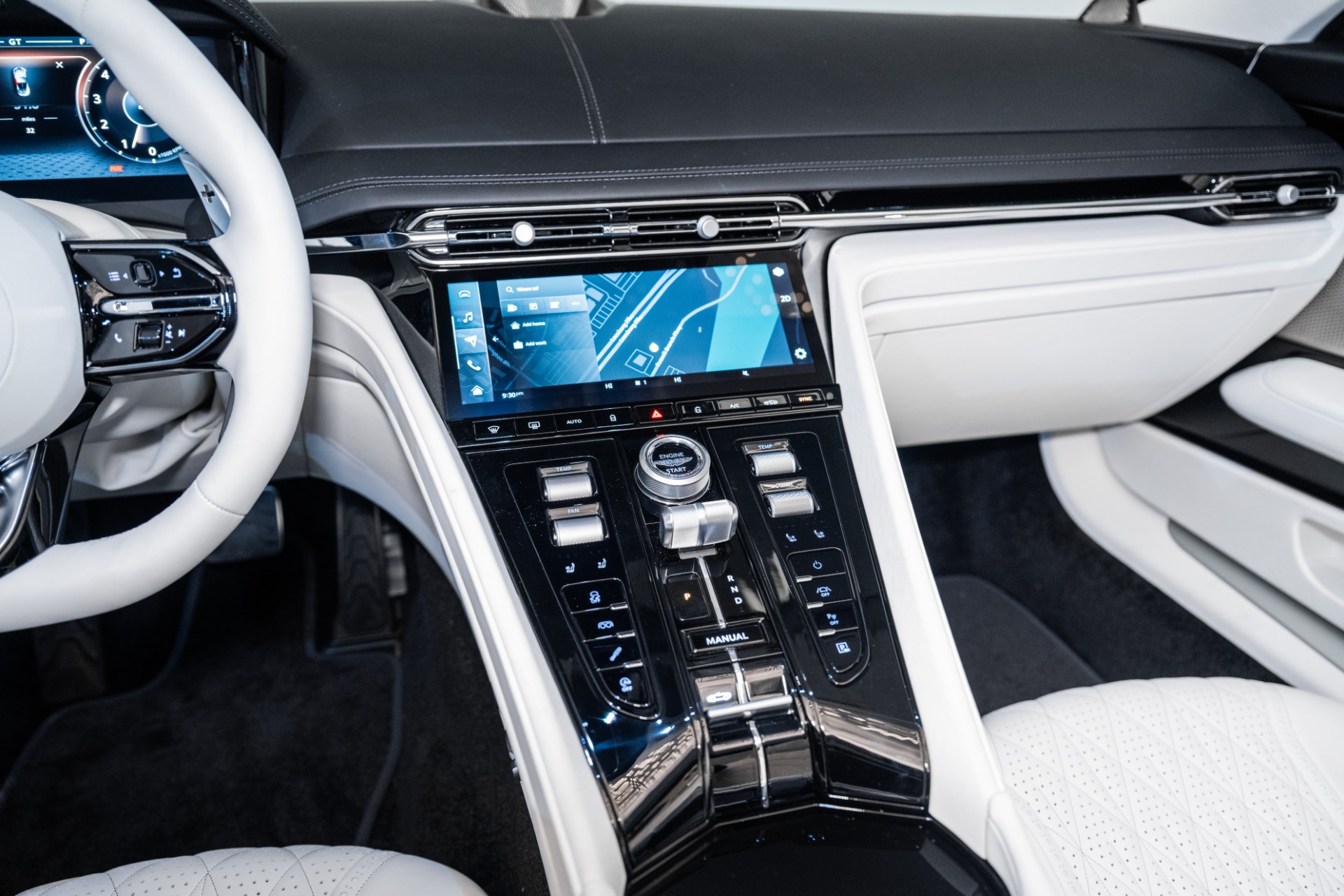 2025 Aston Martin DB12 AM5 photo 17