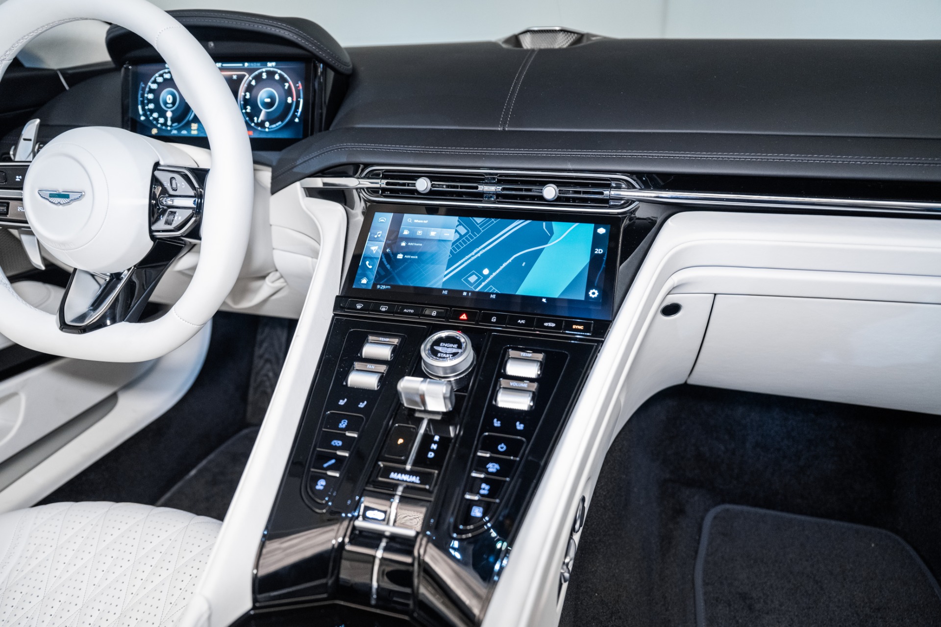2025 Aston Martin DB12 AM5 photo 18