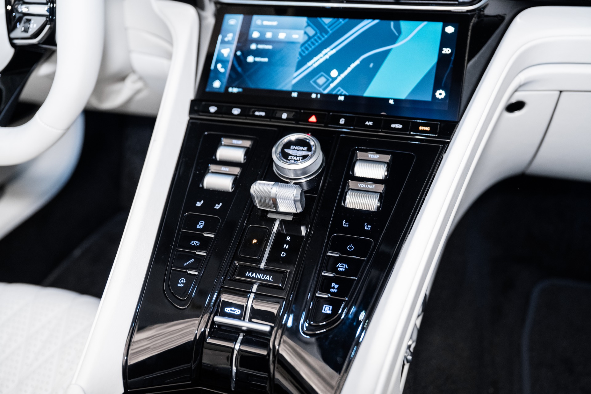 2025 Aston Martin DB12 AM5 photo 27