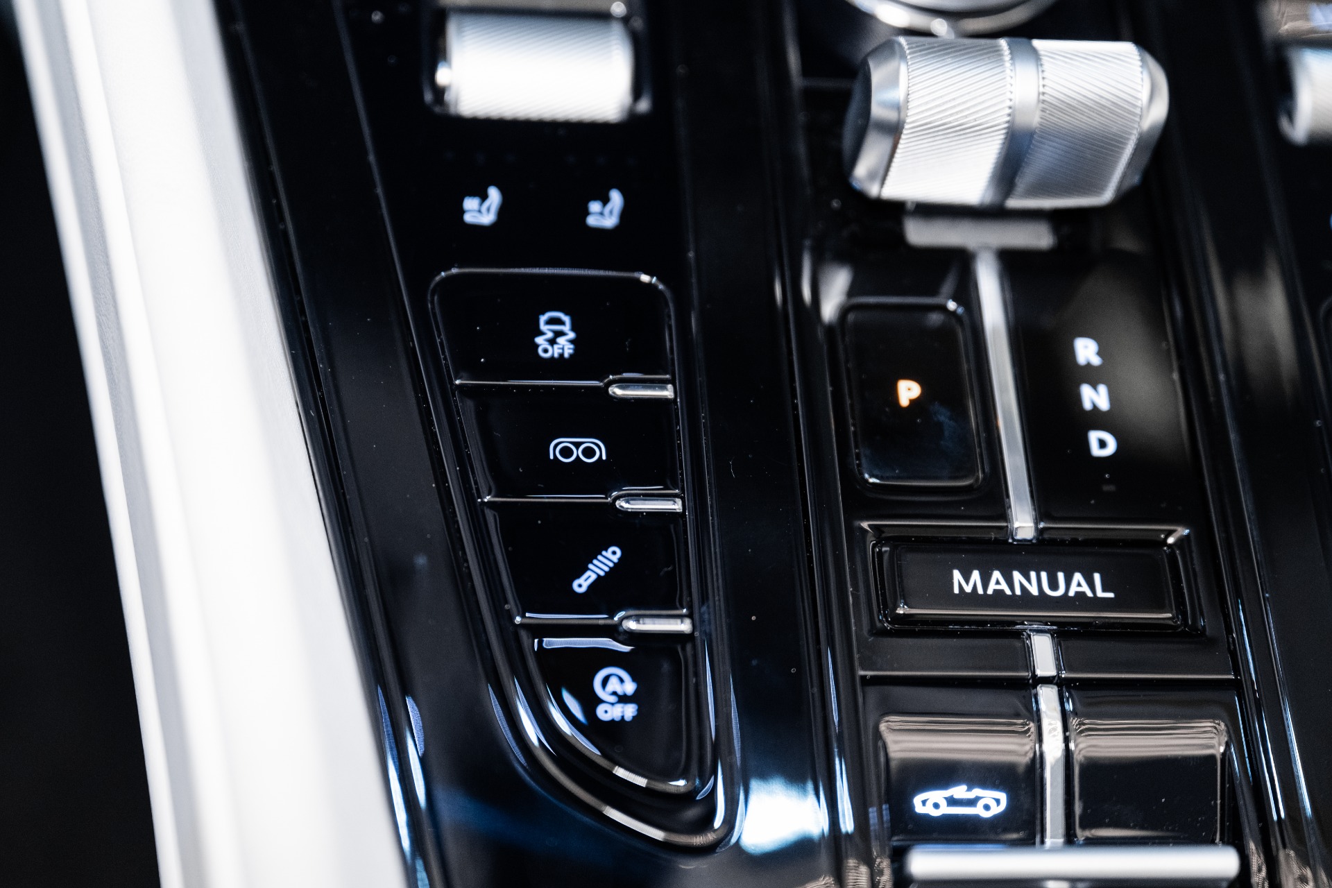 2025 Aston Martin DB12 AM5 photo 28