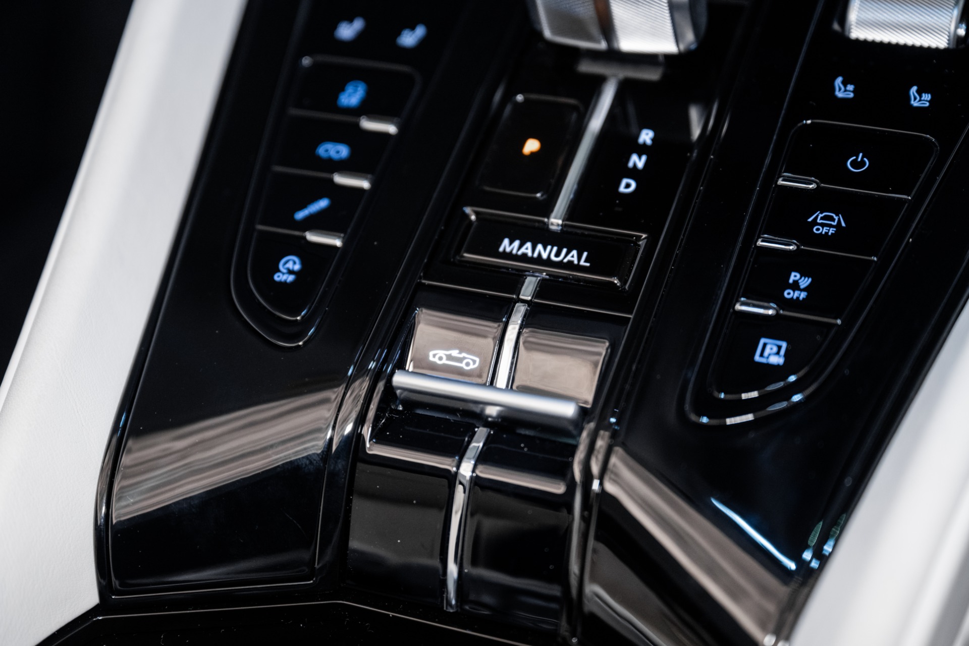 2025 Aston Martin DB12 AM5 photo 29