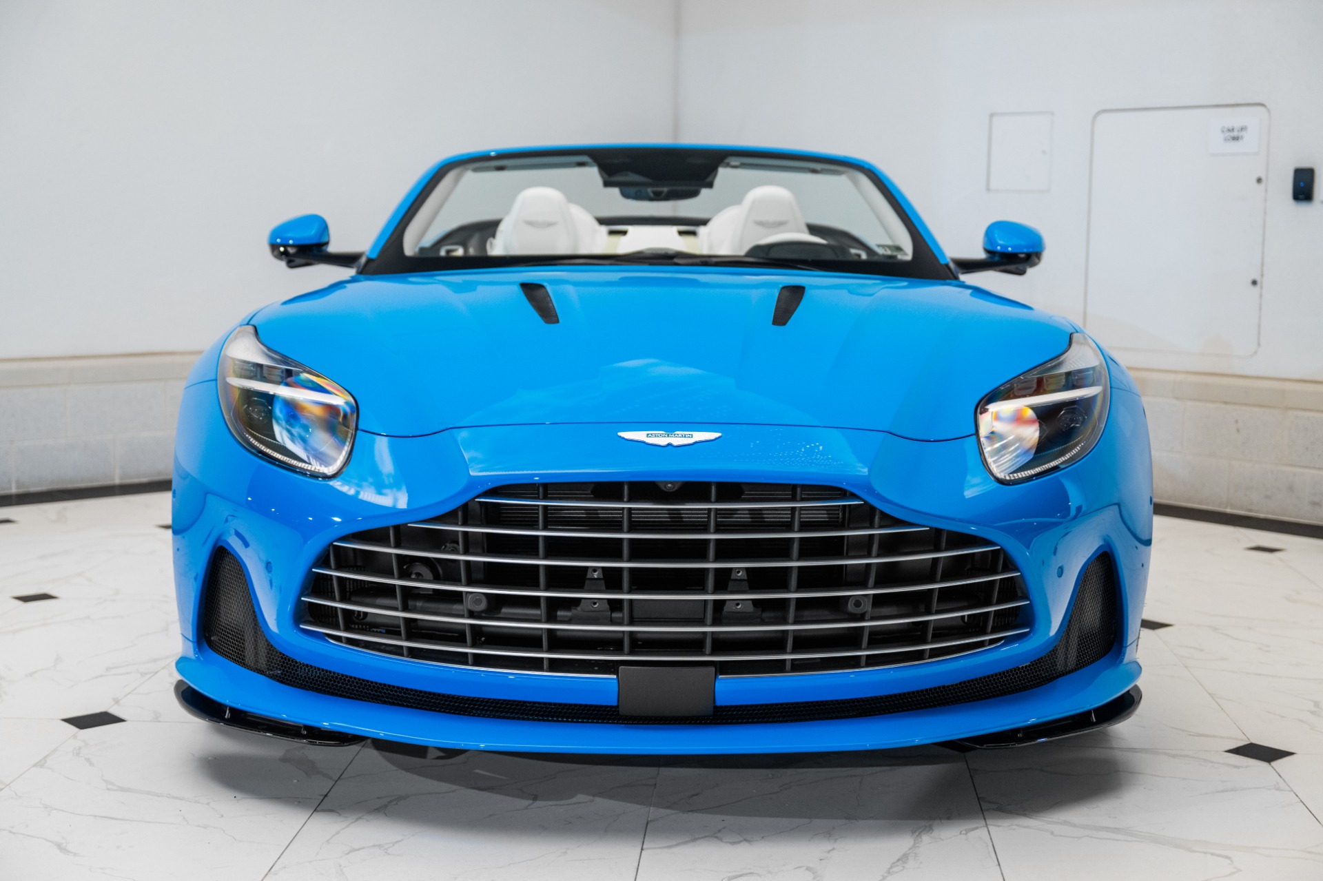 2025 Aston Martin DB12 AM5 photo 7