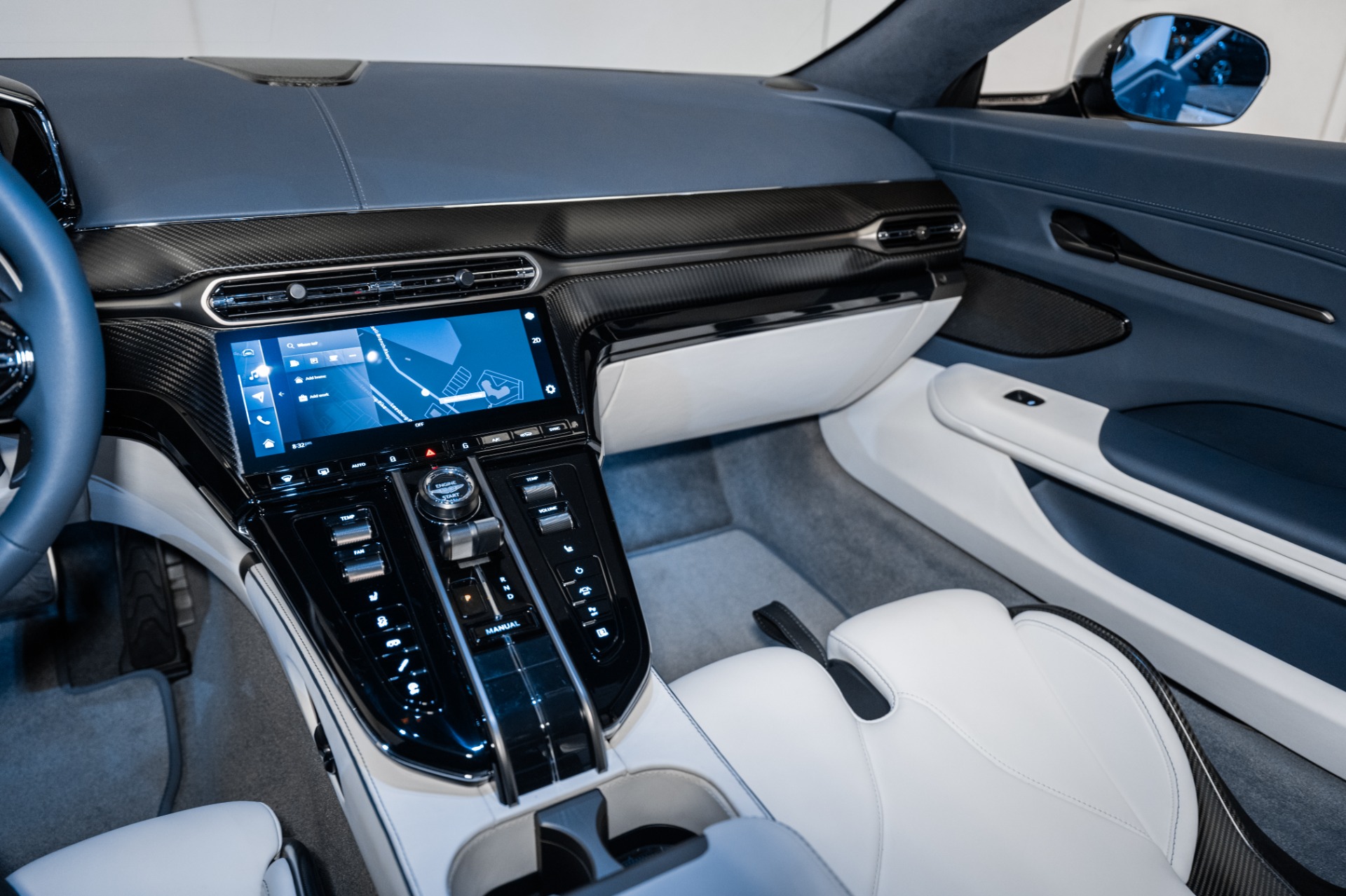 2025 Aston Martin Vantage AM6 photo 18