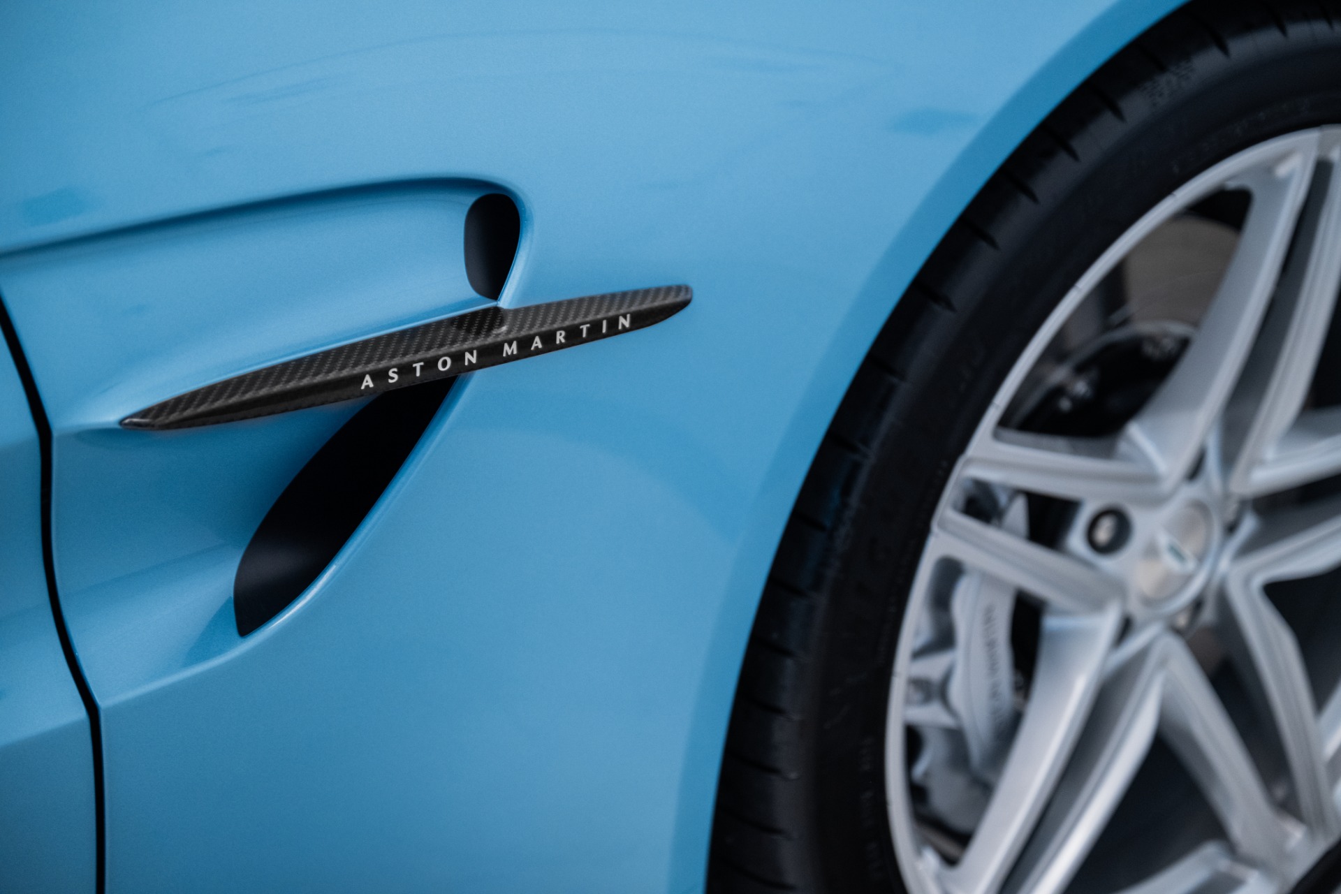 2025 Aston Martin Vantage AM6 photo 7