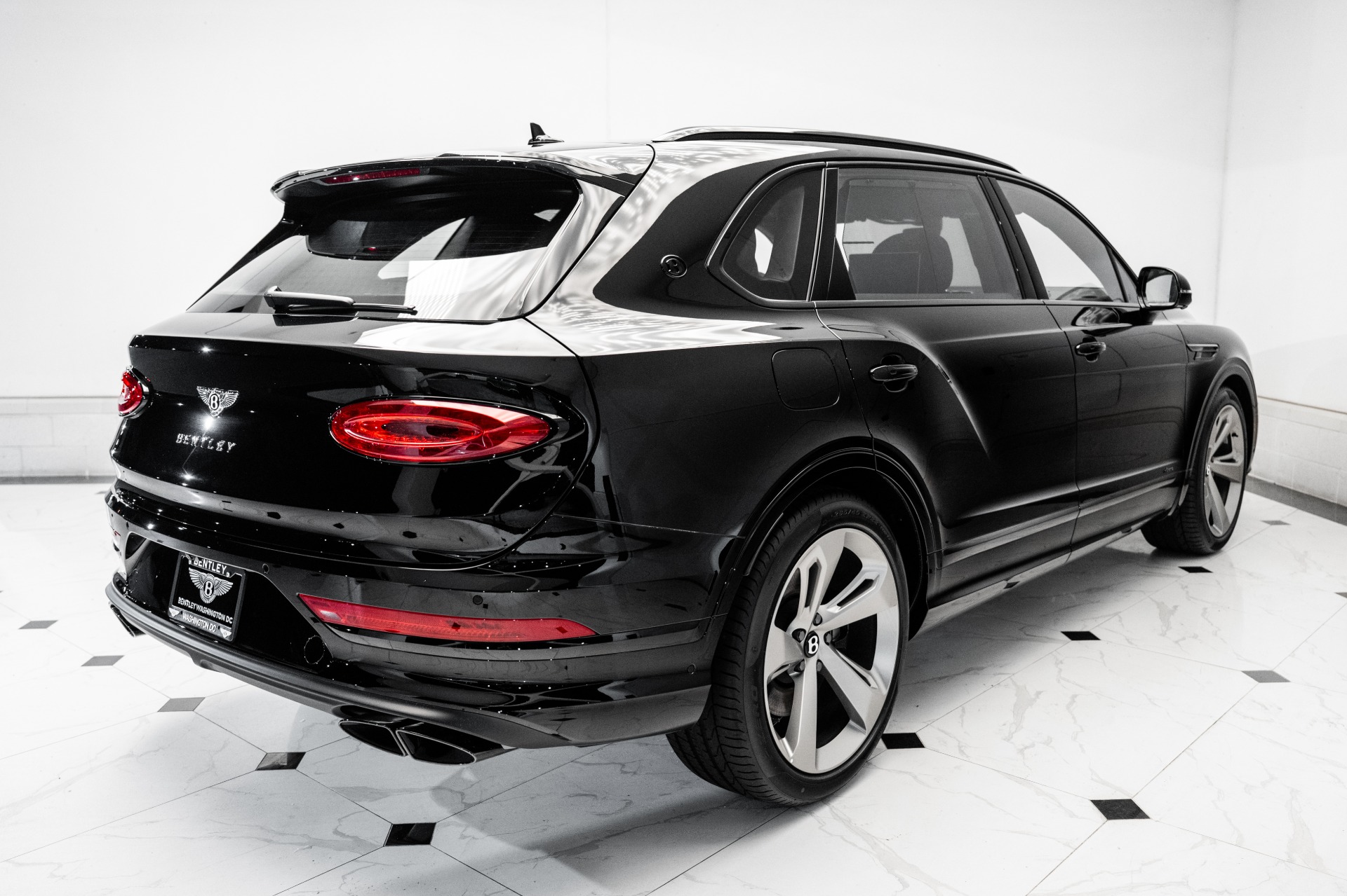 2025 Bentley Bentayga EWB Azure V8 photo 11