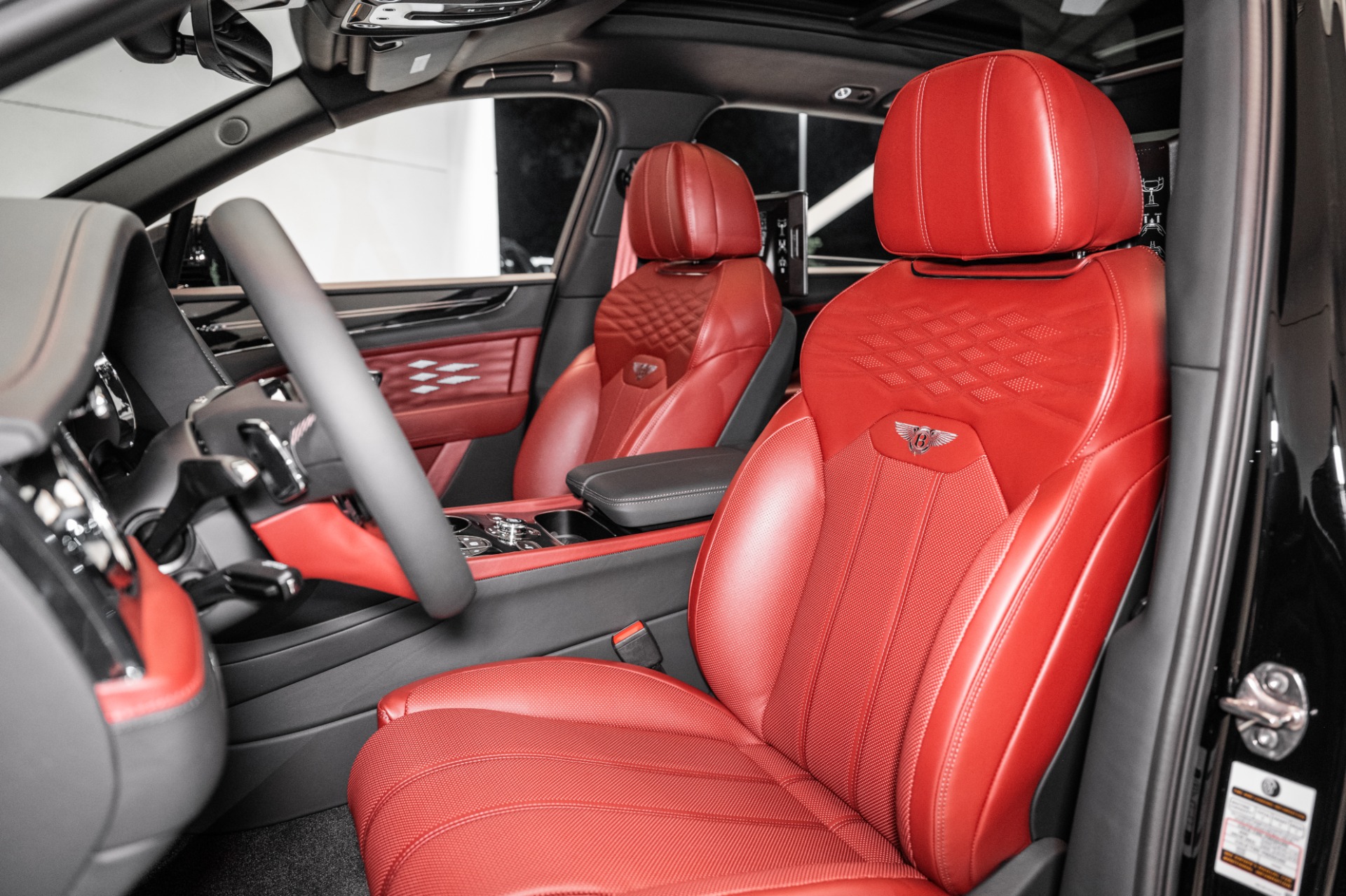 2025 Bentley Bentayga EWB Azure V8 photo 19
