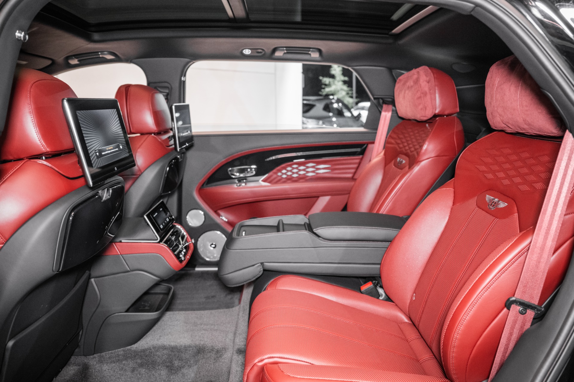 2025 Bentley Bentayga EWB Azure V8 photo 20