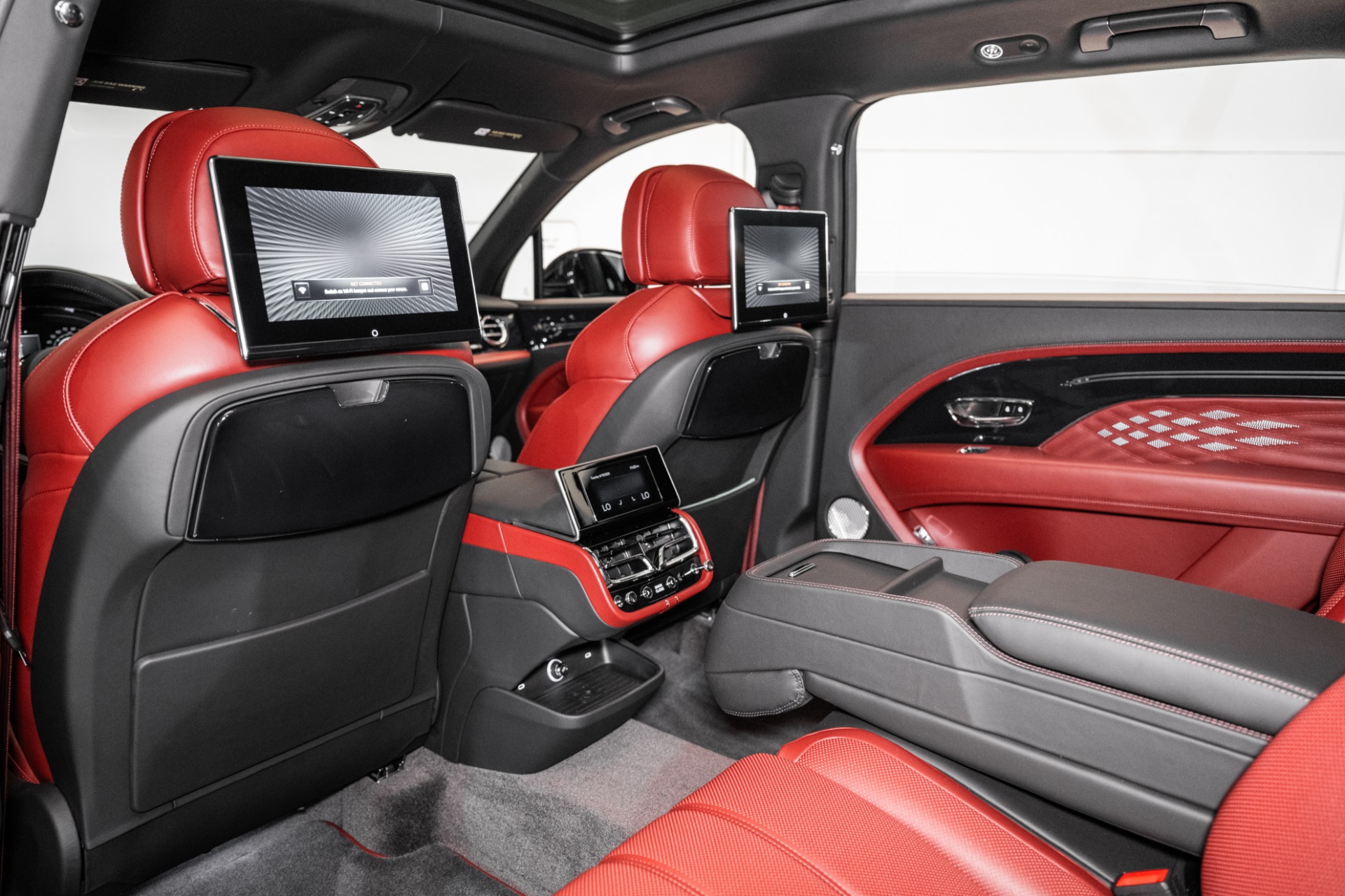 2025 Bentley Bentayga EWB Azure V8 photo 21