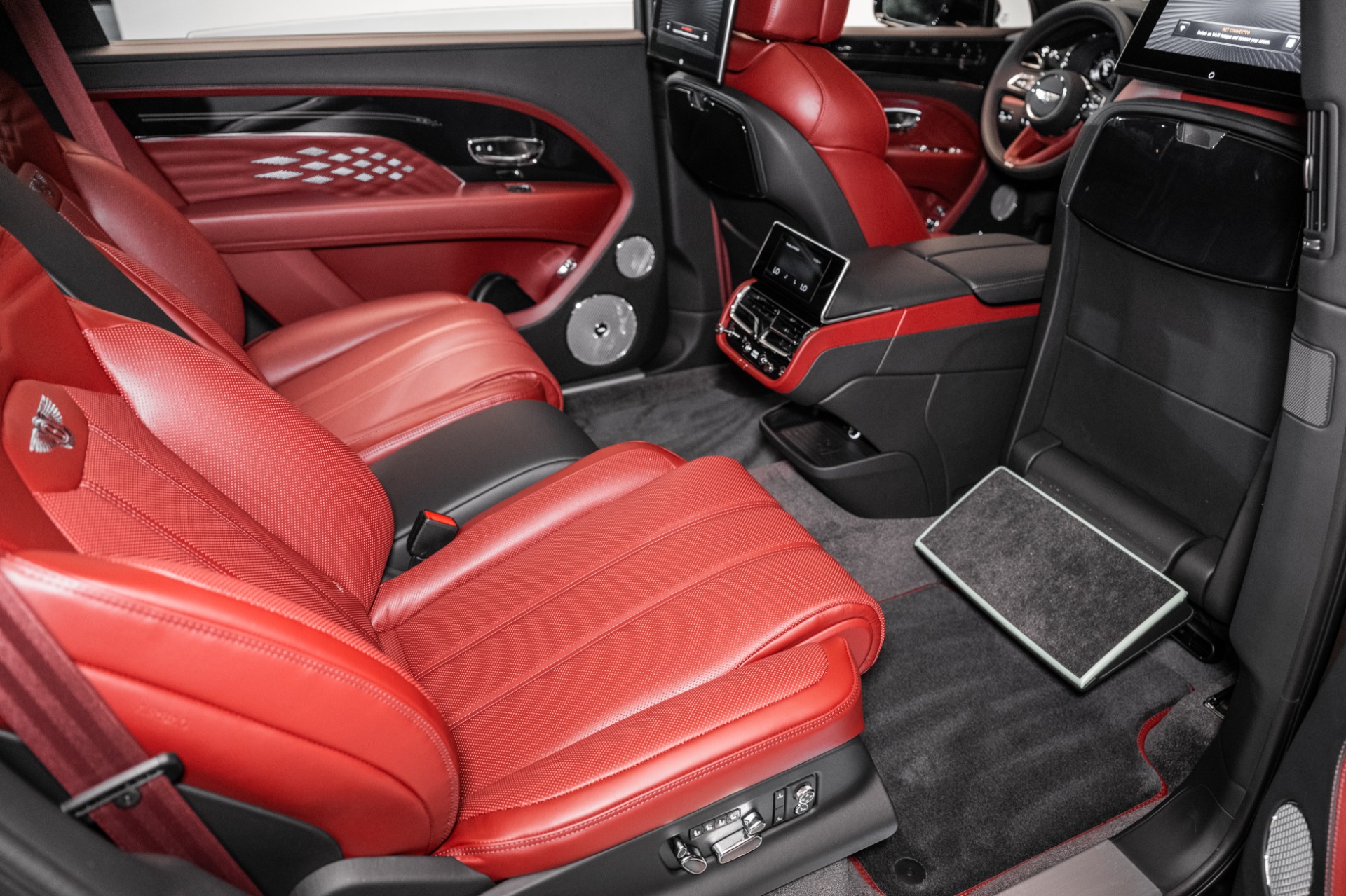 2025 Bentley Bentayga EWB Azure V8 photo 28
