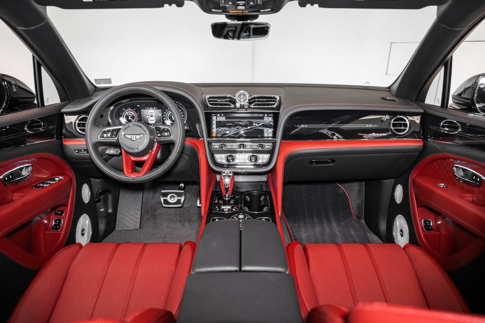 2025 Bentley Bentayga EWB Azure V8 photo 30