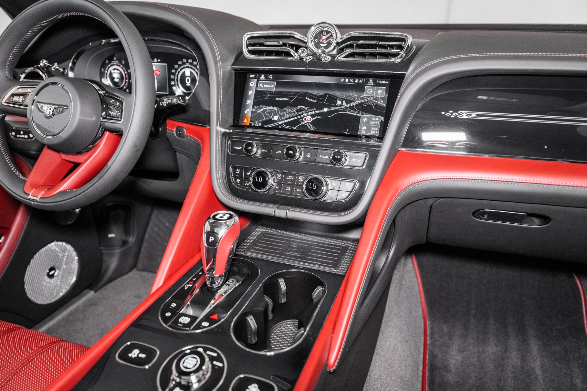 2025 Bentley Bentayga EWB Azure V8 photo 35