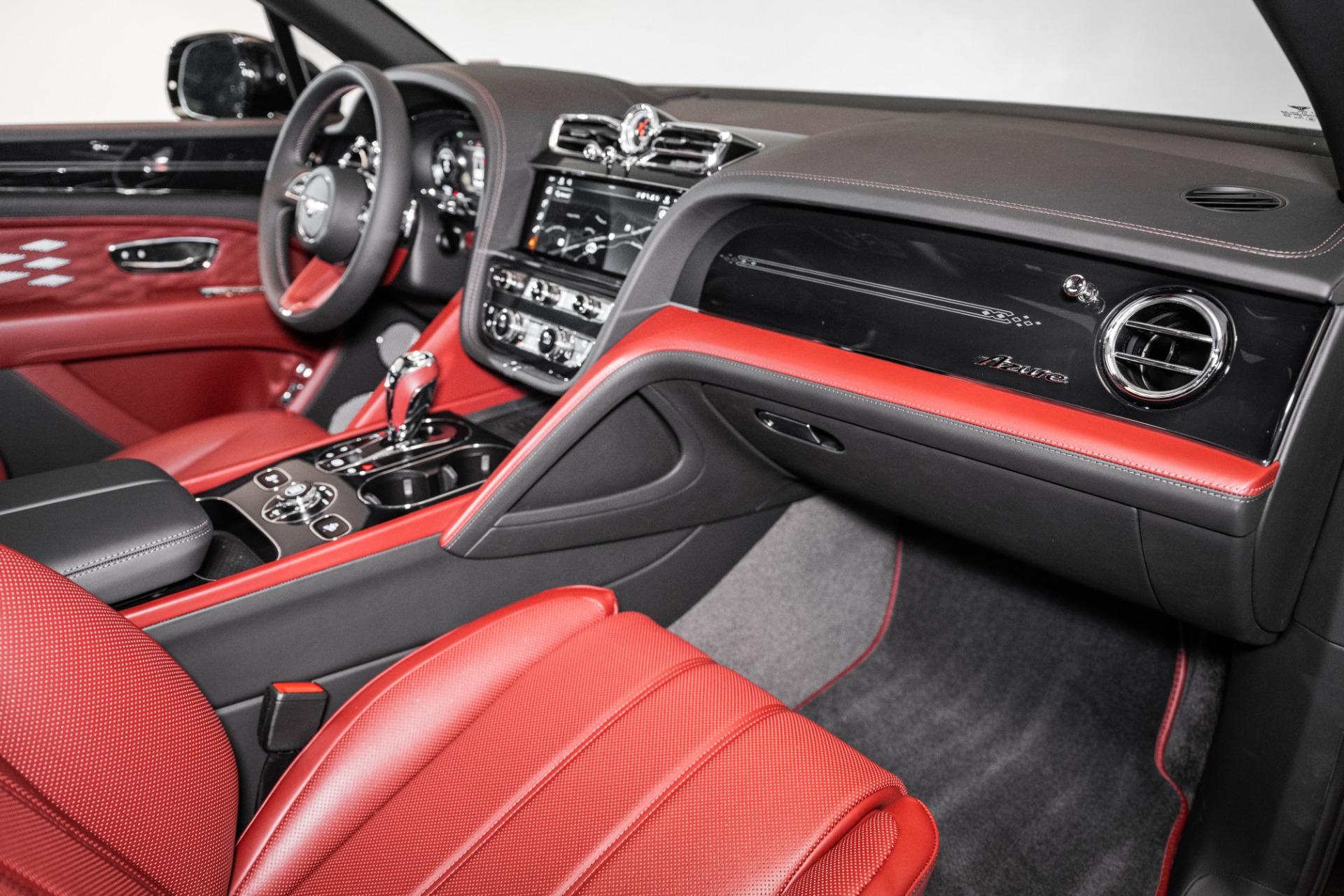2025 Bentley Bentayga EWB Azure V8 photo 3