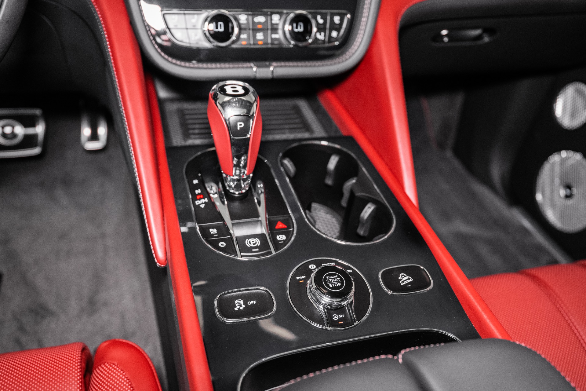 2025 Bentley Bentayga EWB Azure V8 photo 47