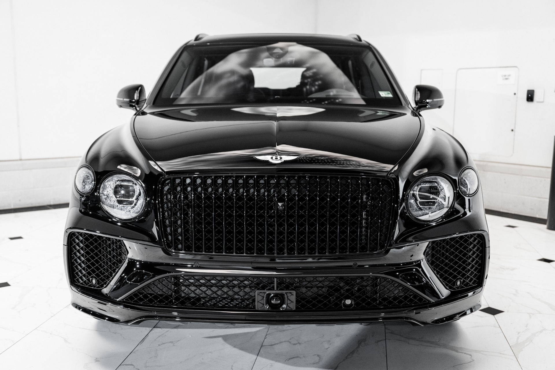 2025 Bentley Bentayga EWB Azure V8 photo 7