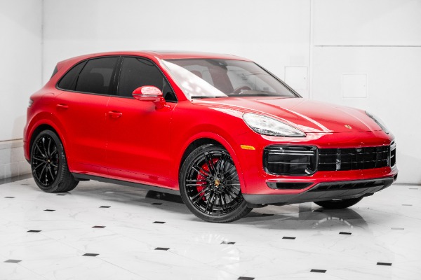 2023 Porsche Cayenne Turbo's photo