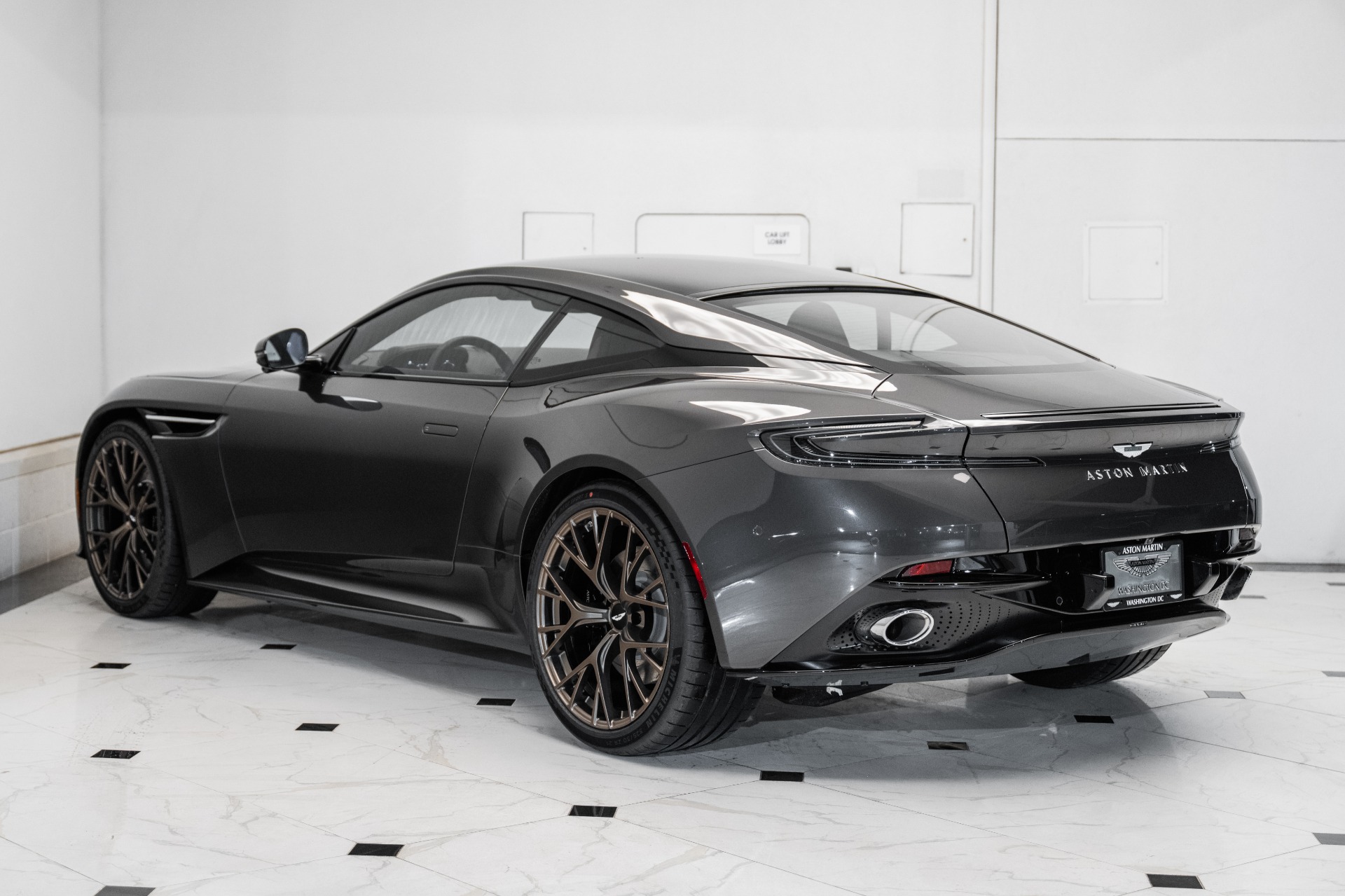 2025 Aston Martin DB12 AM5 photo 2