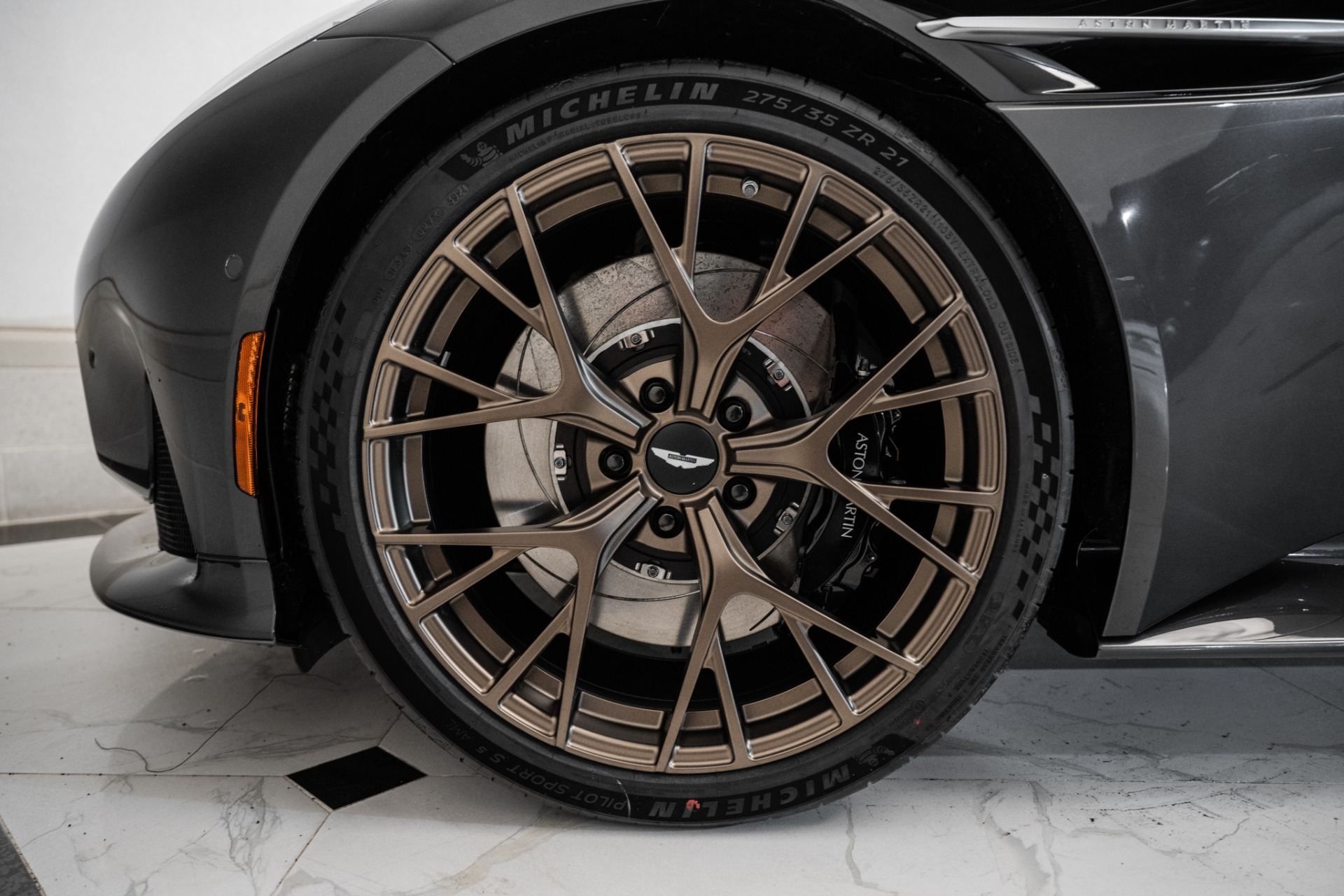 2025 Aston Martin DB12 AM5 photo 4