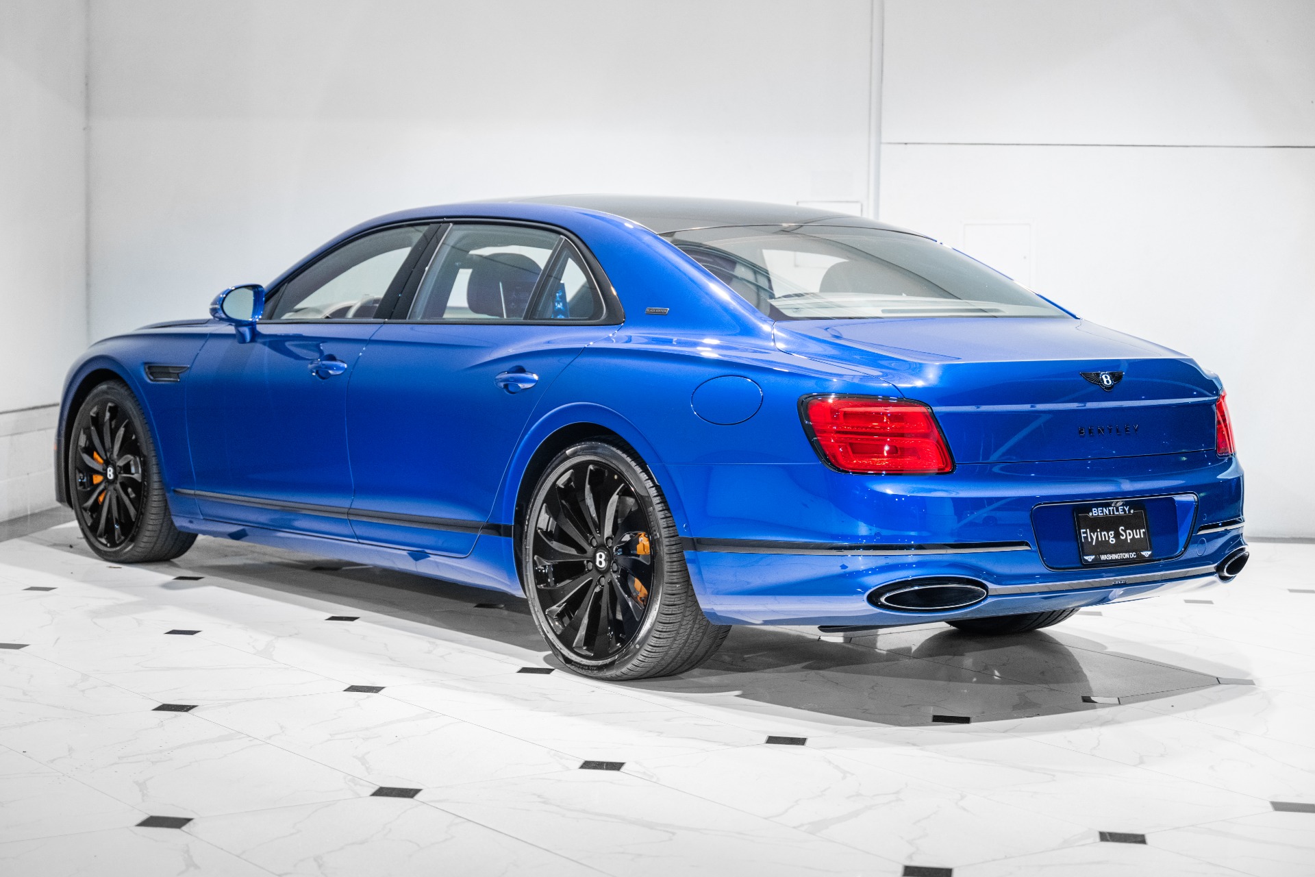 2025 Bentley Flying Spur photo 3