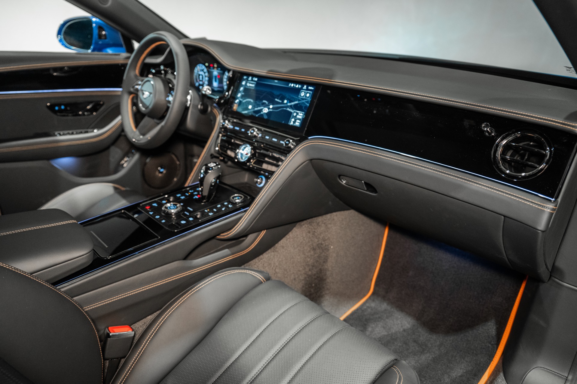 2025 Bentley Flying Spur photo 4