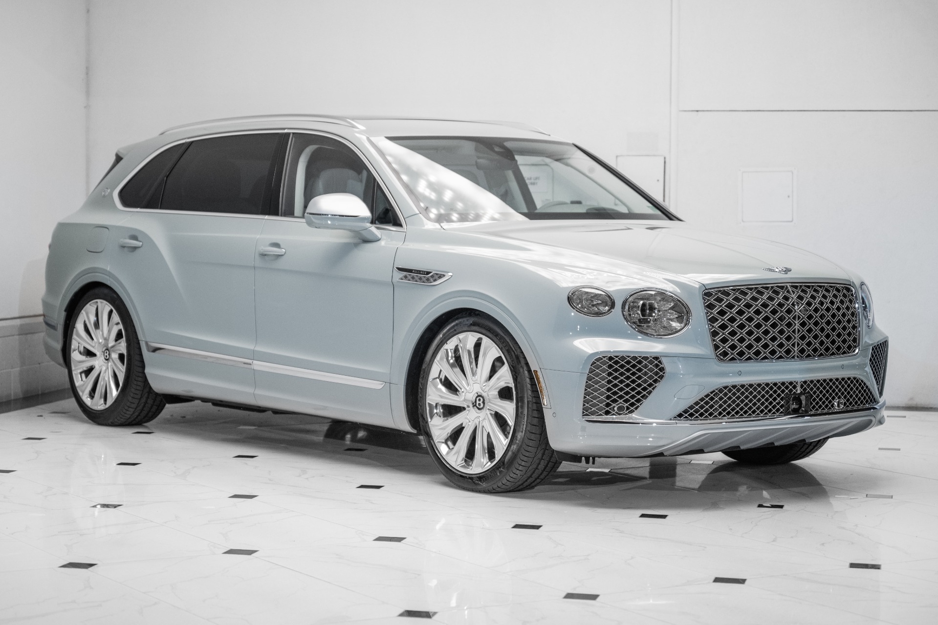 New-2025-Bentley-Bentayga-EWB-