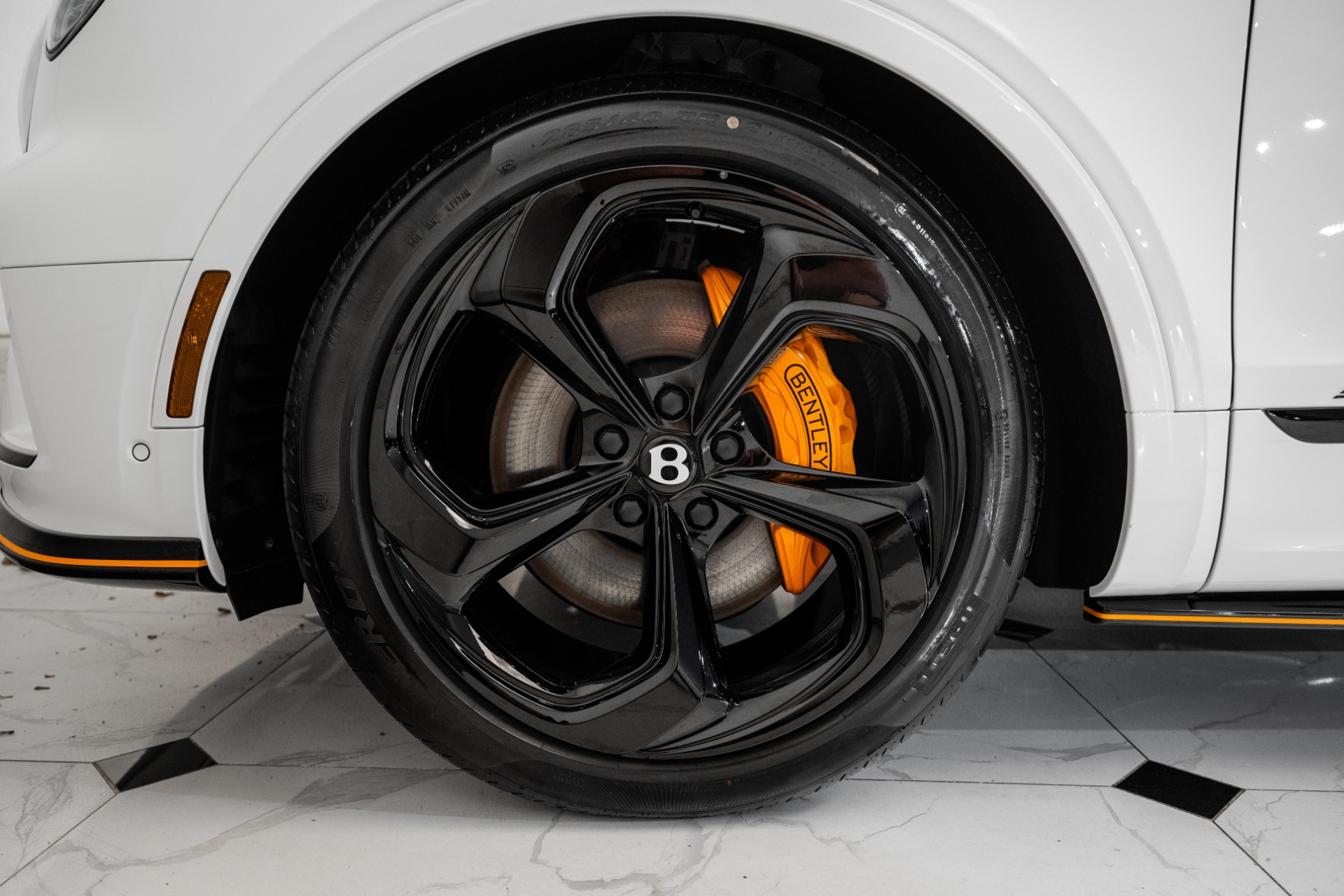 2025 Bentley Bentayga S photo 13