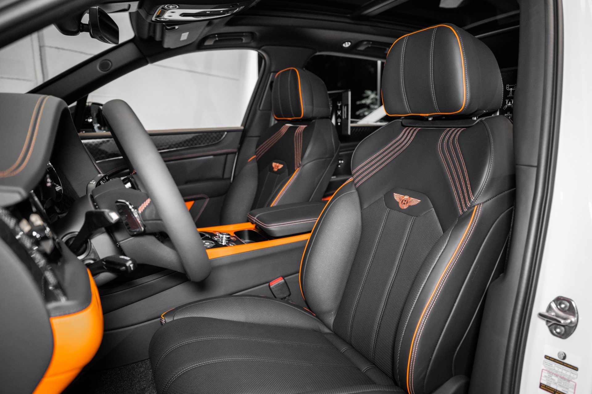 2025 Bentley Bentayga S photo 18