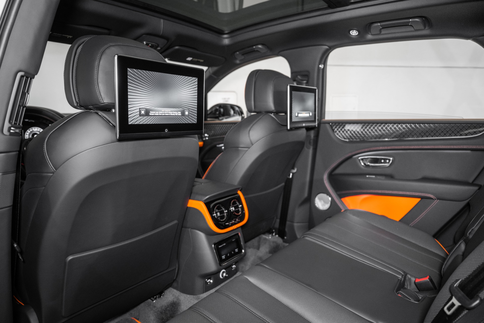 2025 Bentley Bentayga S photo 20