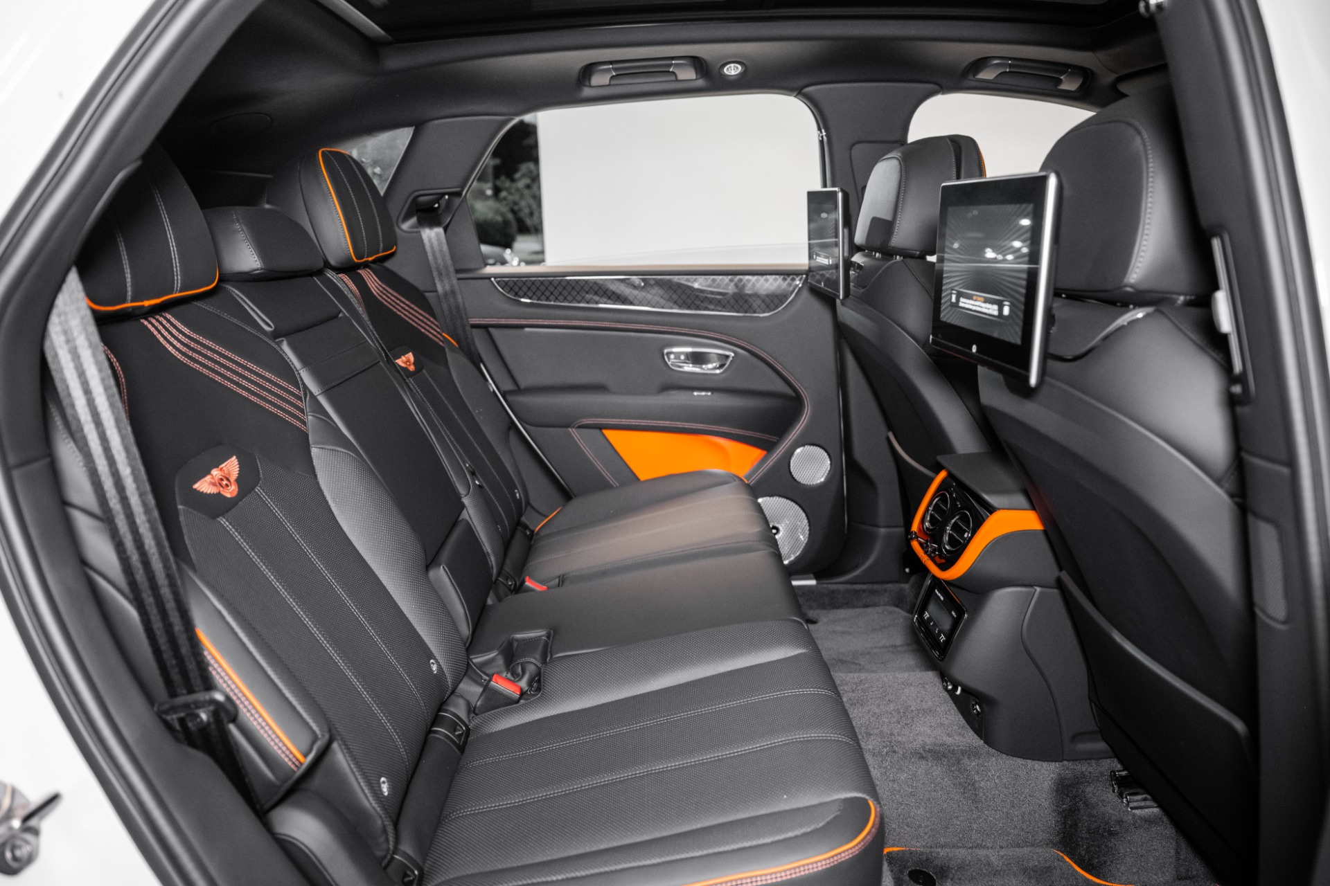 2025 Bentley Bentayga S photo 22