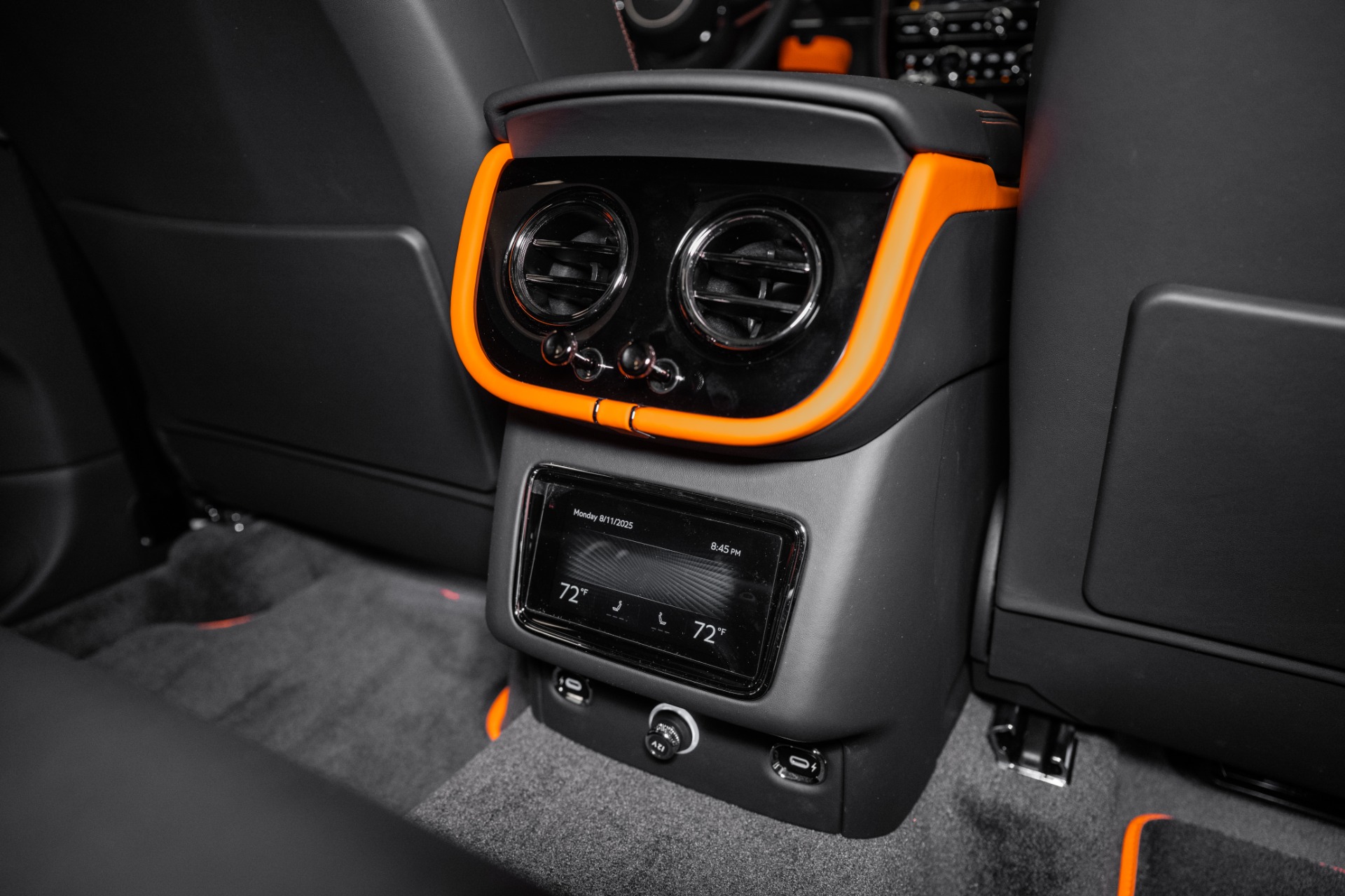 2025 Bentley Bentayga S photo 24