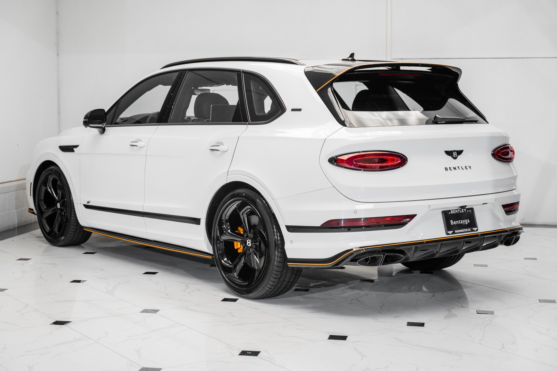 2025 Bentley Bentayga S photo 3