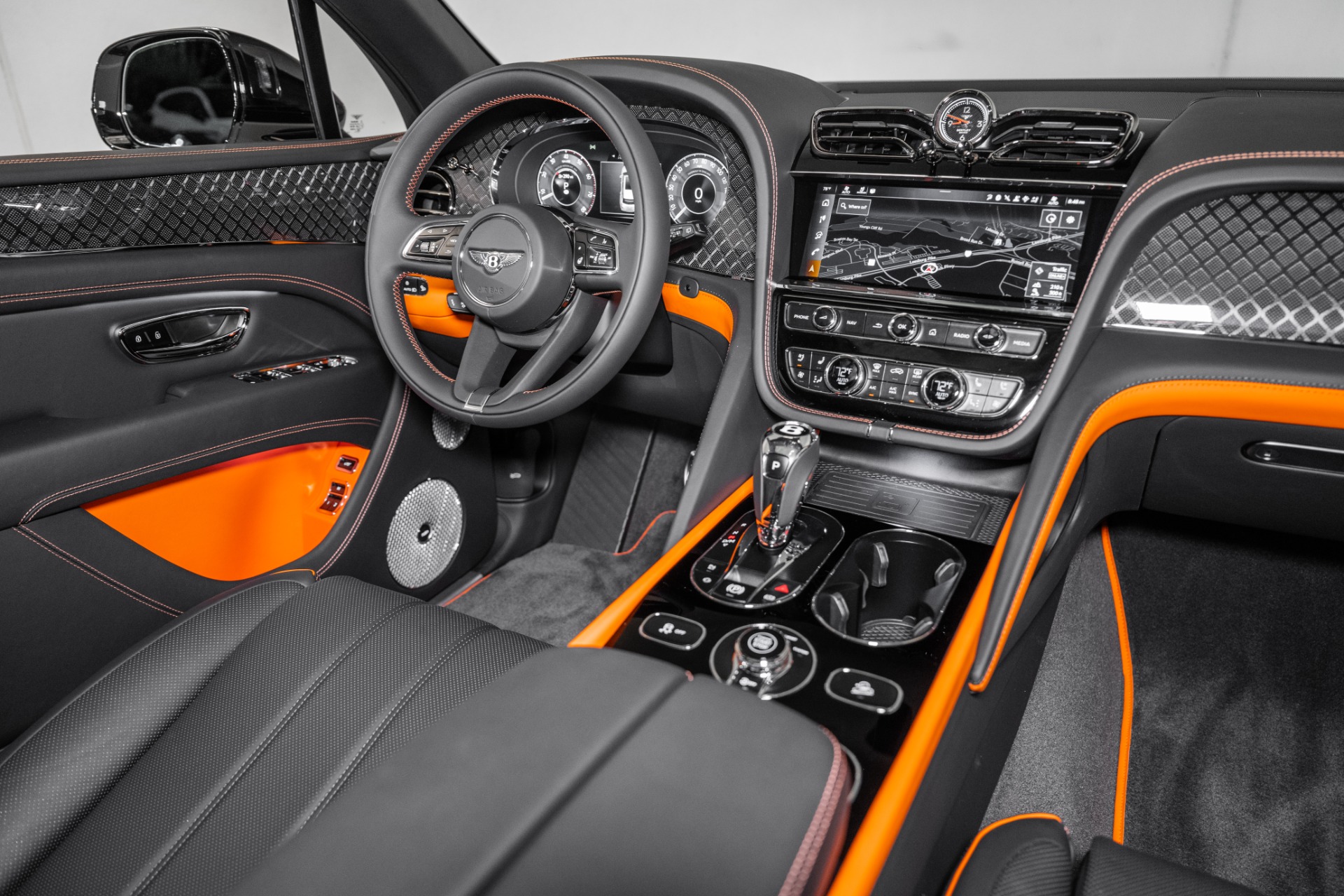2025 Bentley Bentayga S photo 28