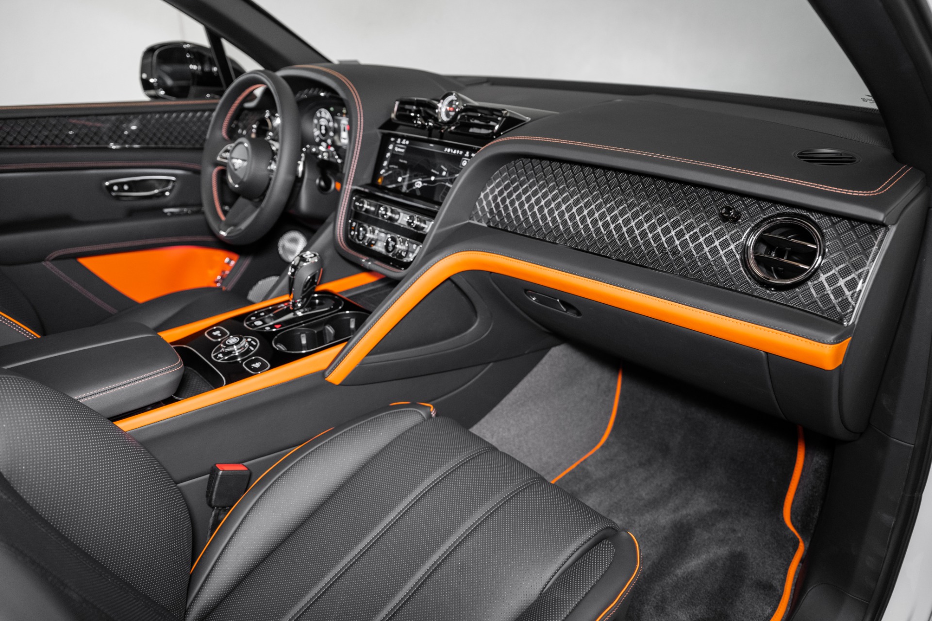 2025 Bentley Bentayga S photo 4