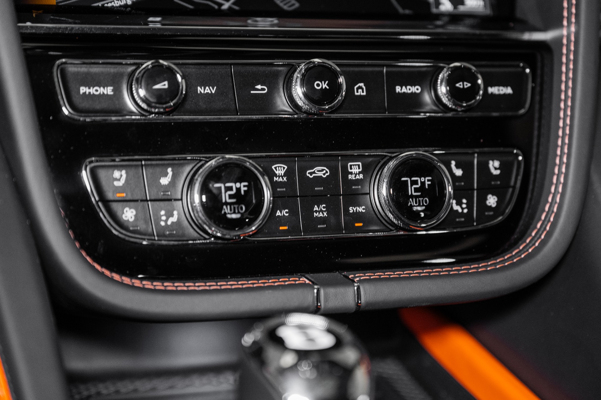 2025 Bentley Bentayga S photo 41